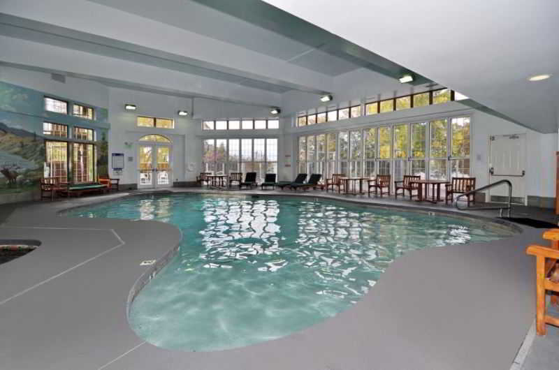 Lakeside Lodge & Suites