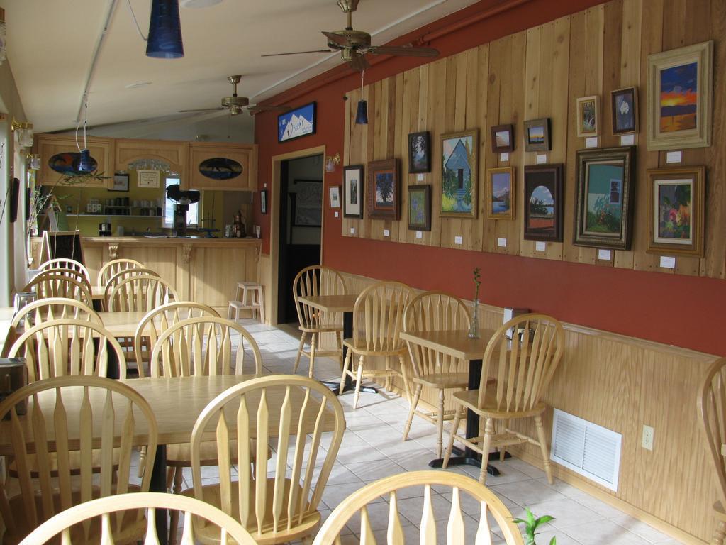 Riverwalk Inn