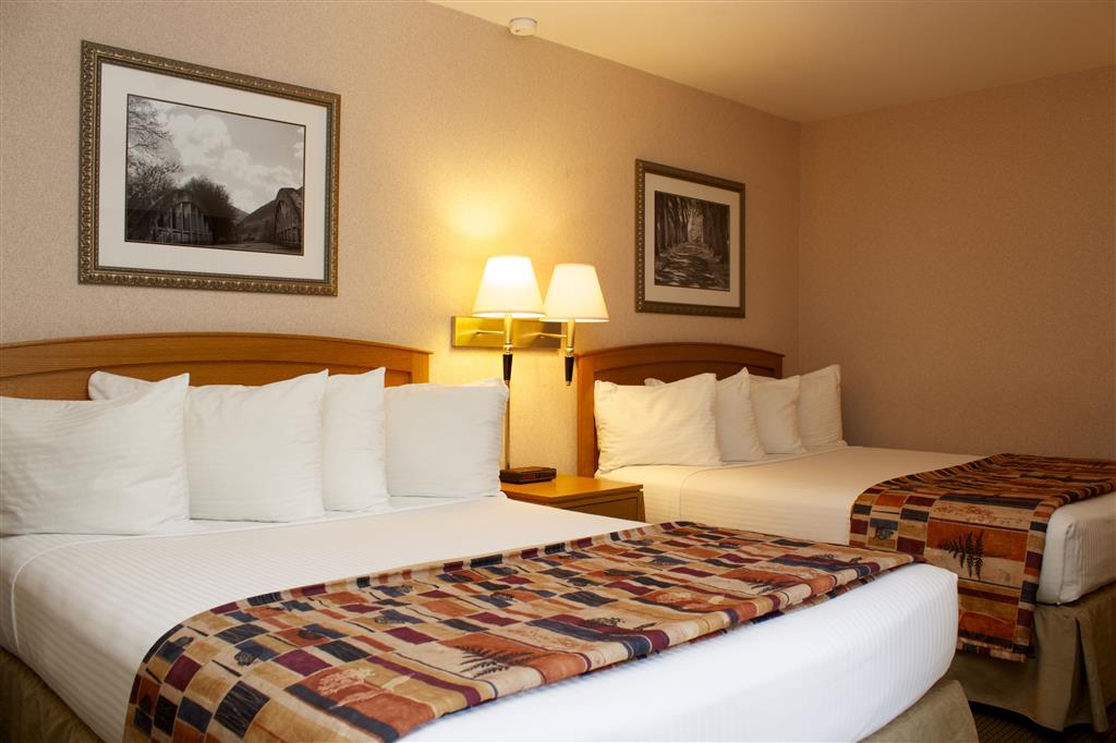 RiverTree Inn & Suites