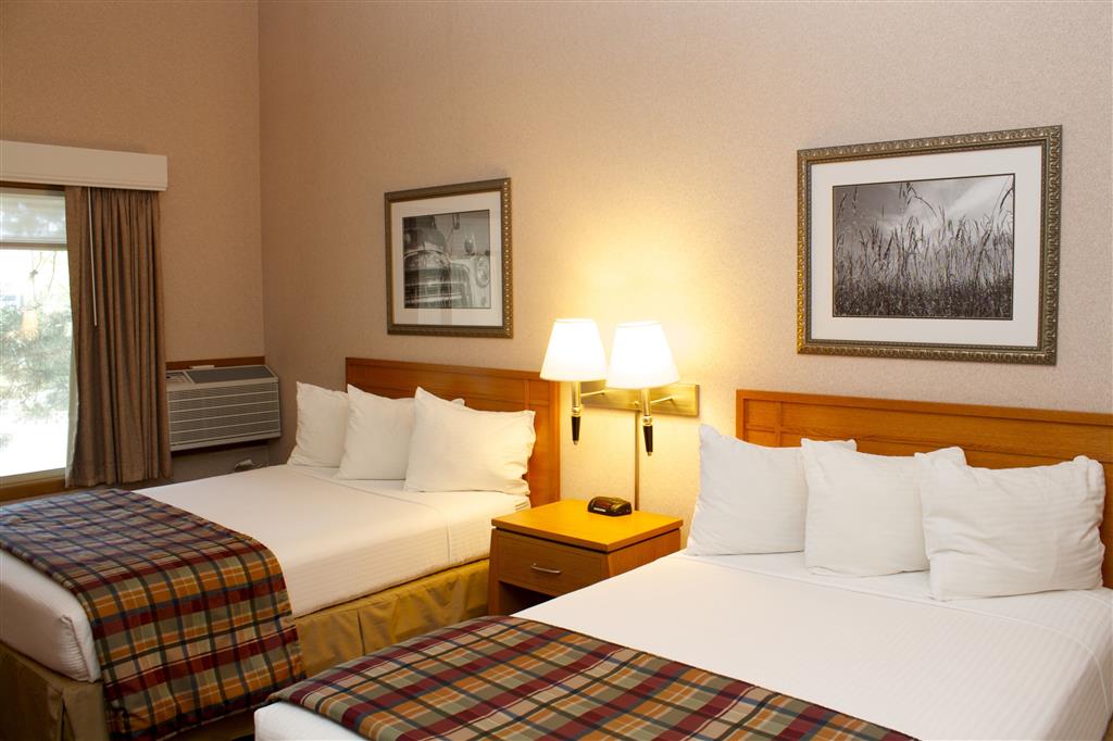 RiverTree Inn & Suites