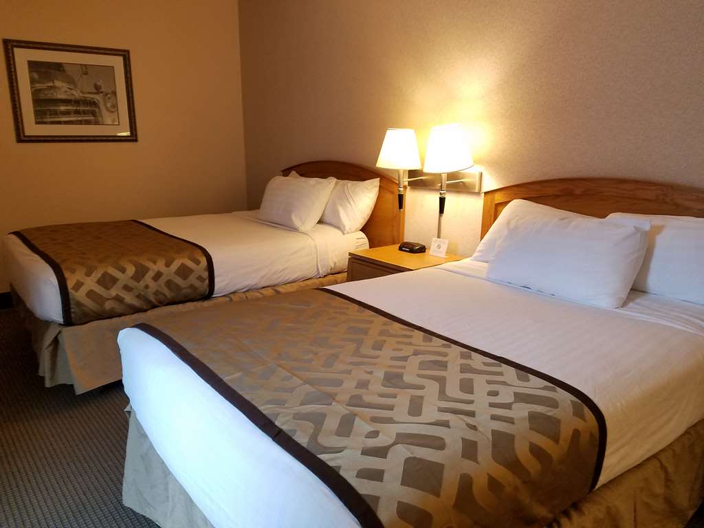 RiverTree Inn & Suites