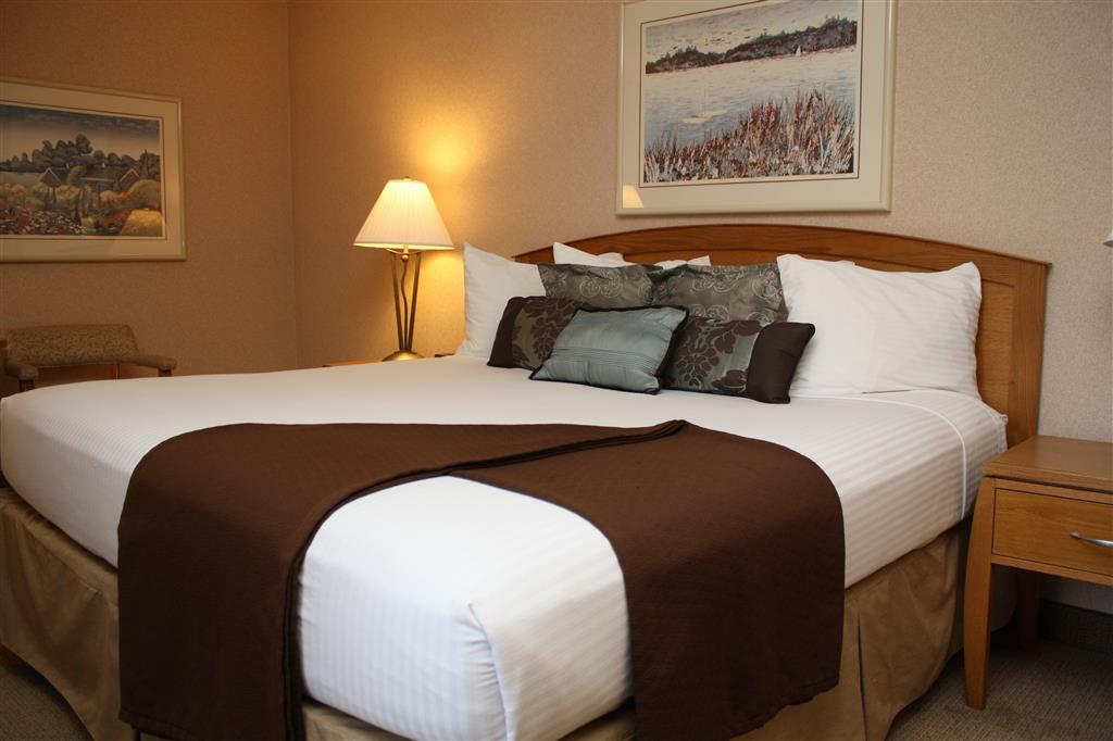 RiverTree Inn & Suites
