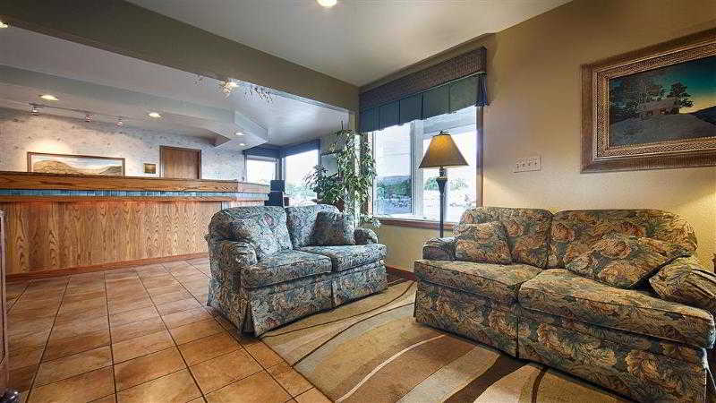 RiverTree Inn & Suites