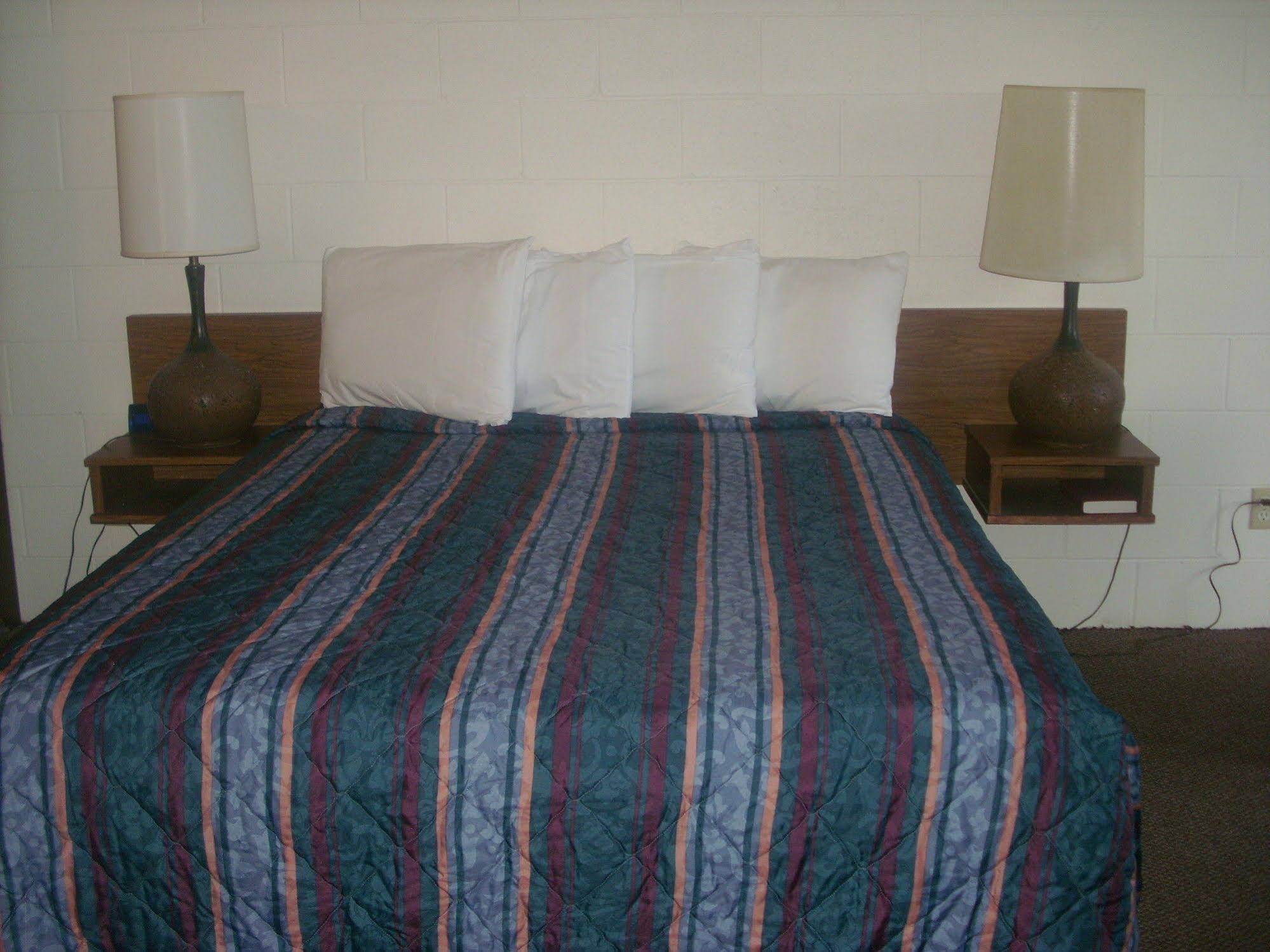M&M Motel