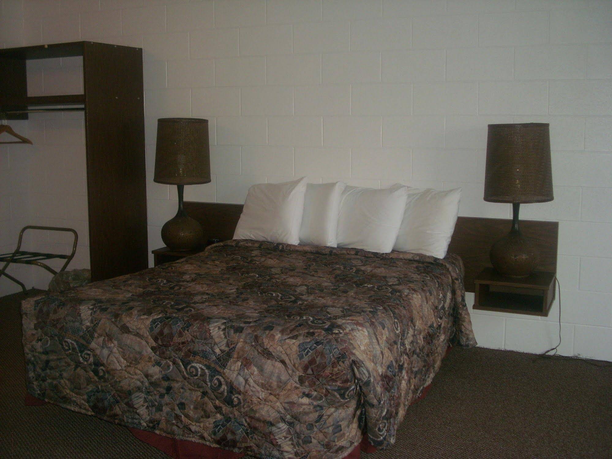 M&M Motel