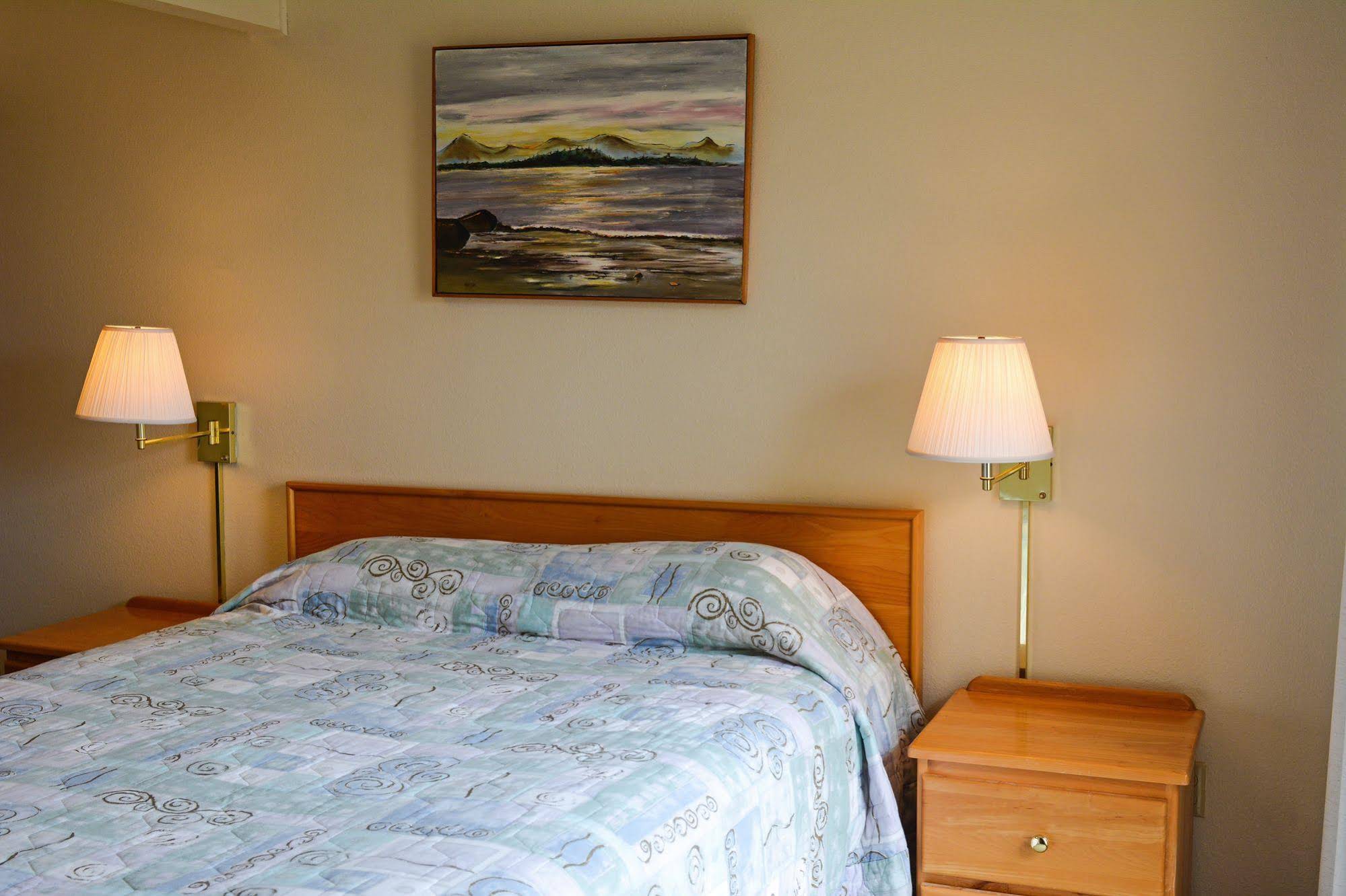 Surfcrest Resort Condominiums, a VRI Resort