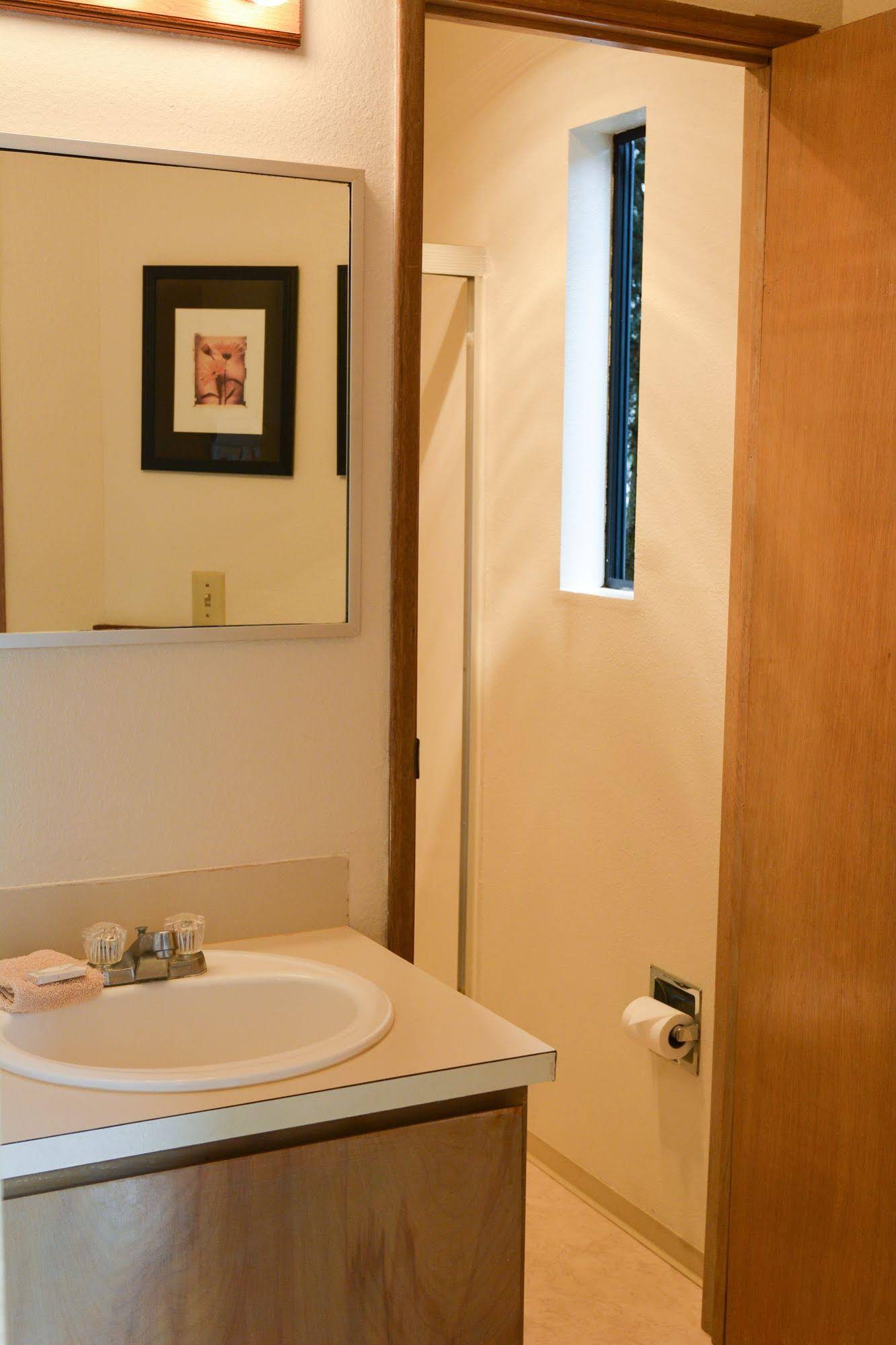 Surfcrest Resort Condominiums, a VRI Resort