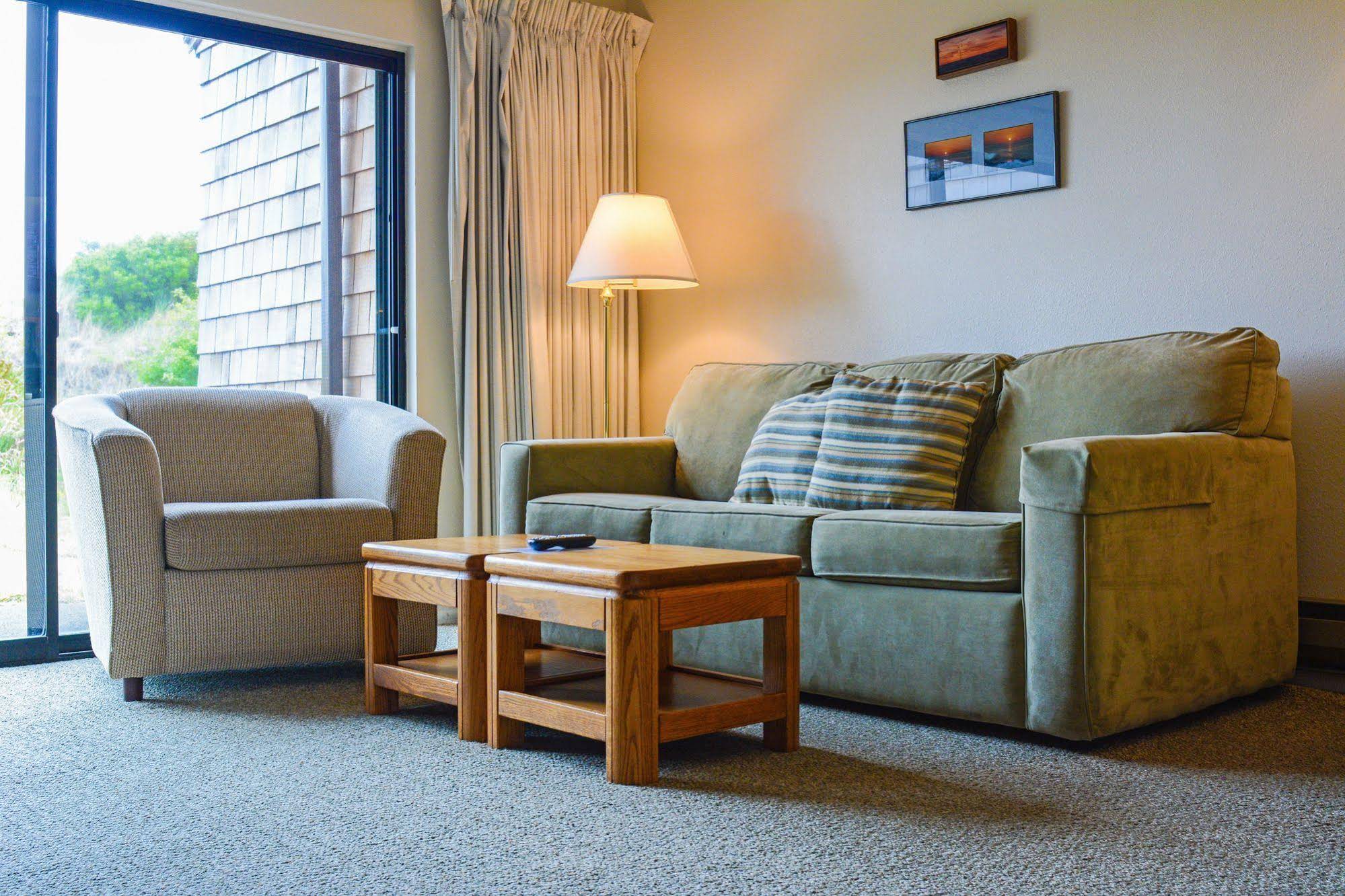 Surfcrest Resort Condominiums, a VRI Resort