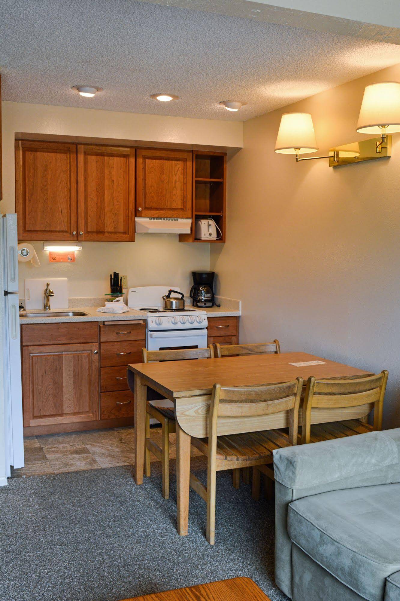 Surfcrest Resort Condominiums, a VRI Resort
