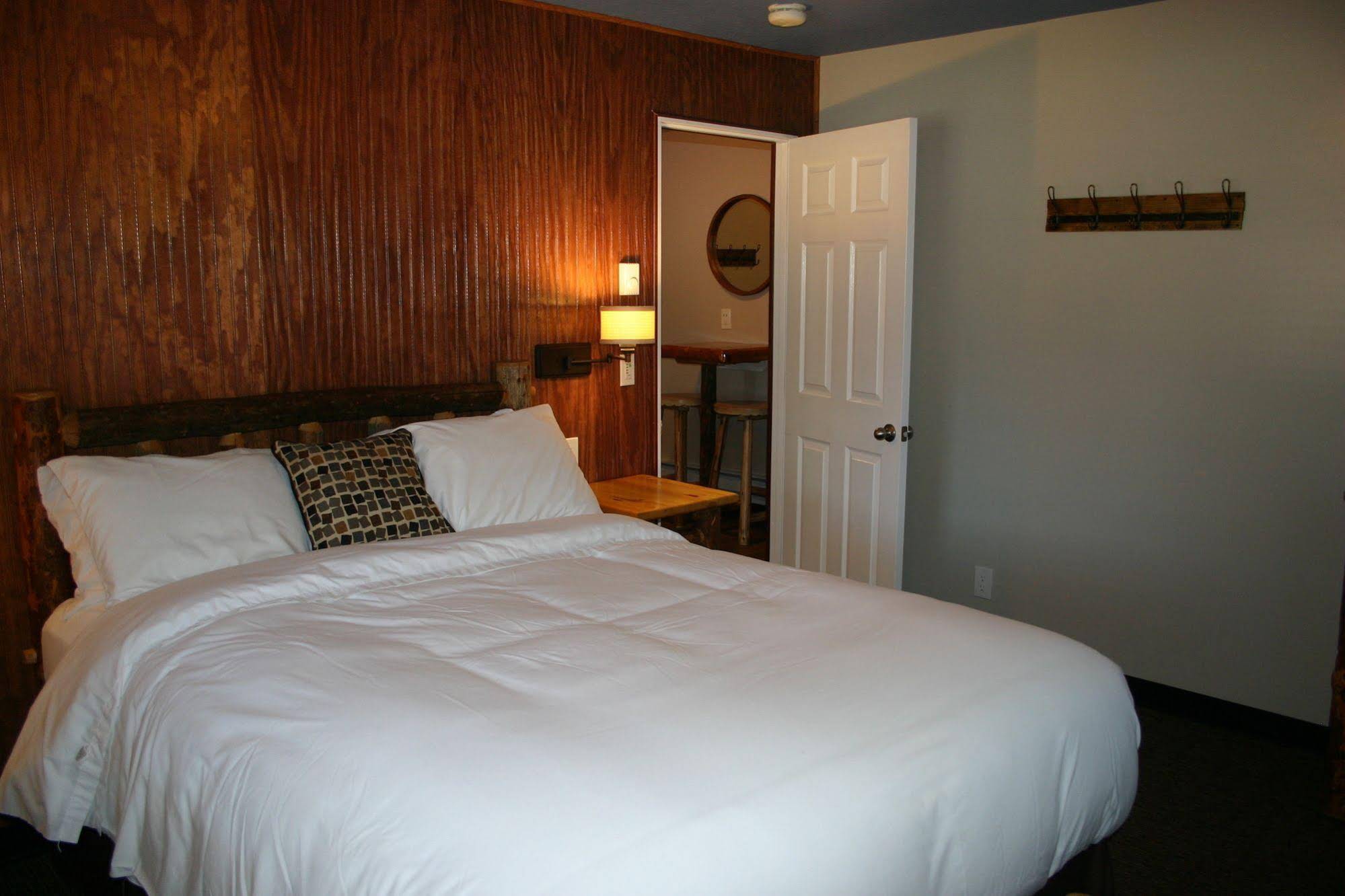 Lone Fir Resort