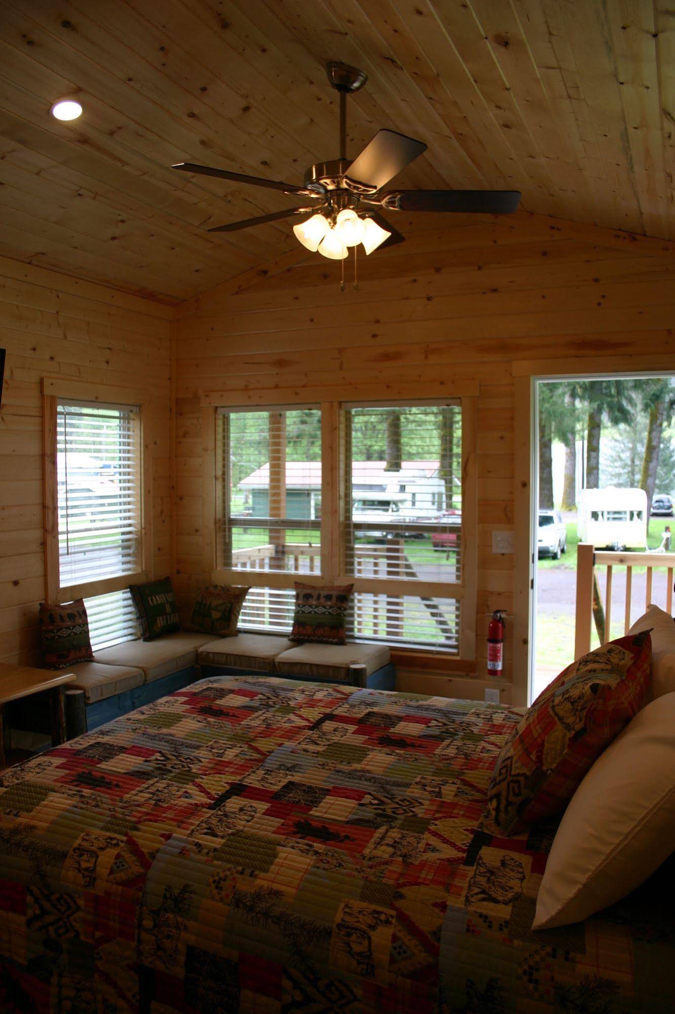 Lone Fir Resort