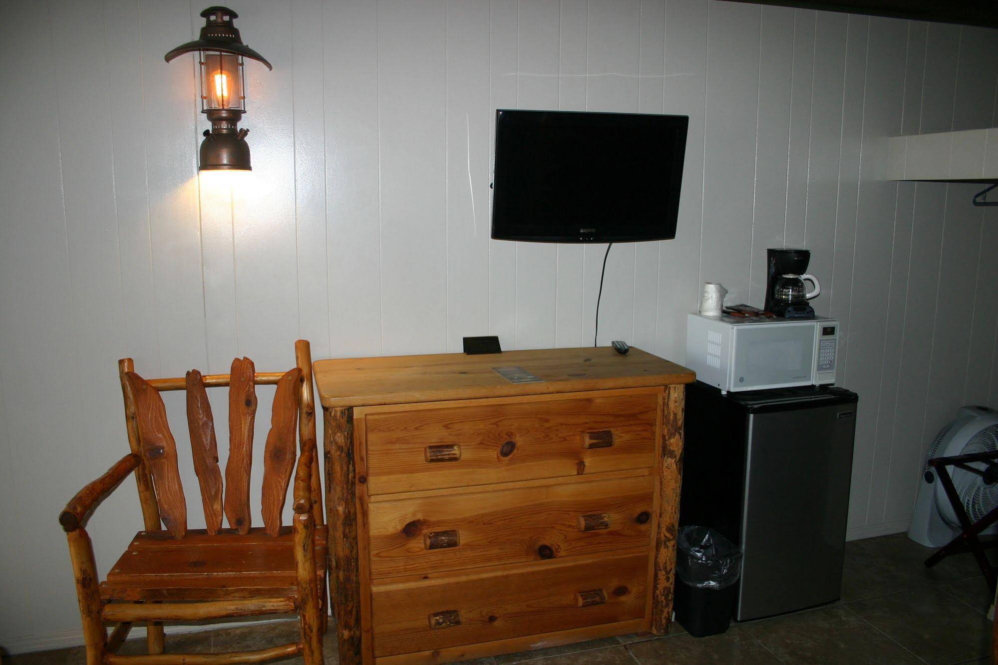 Lone Fir Resort