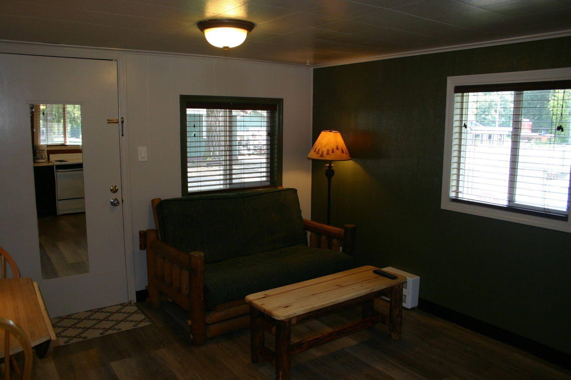 Lone Fir Resort