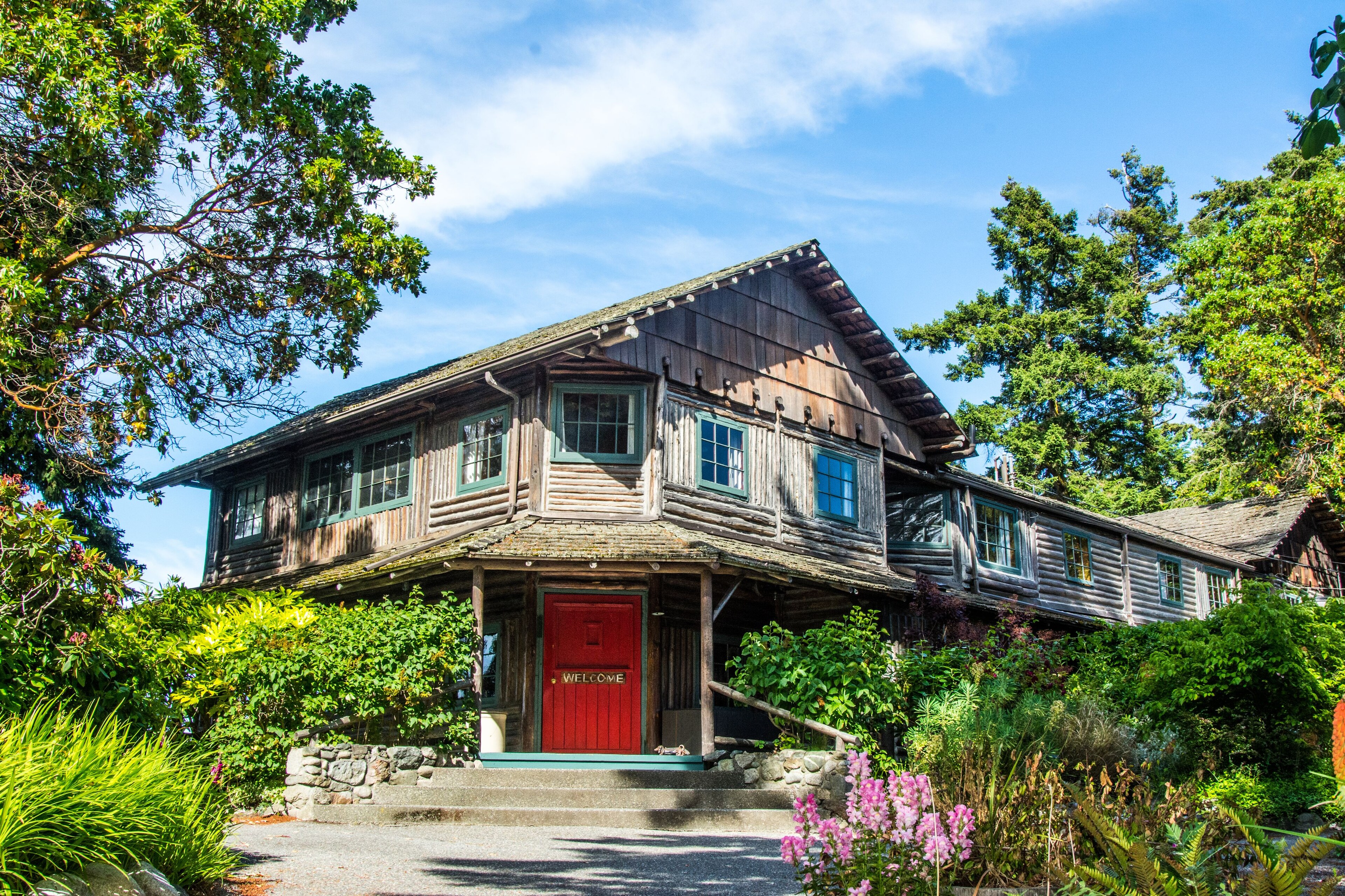 Captain Whidbey Inn
