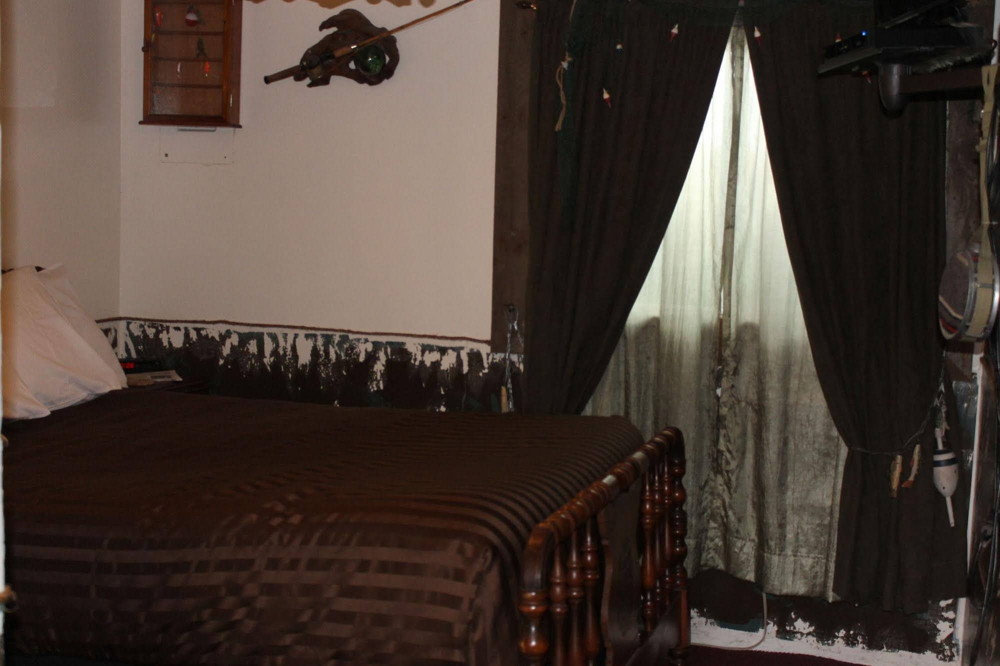 Black Bear Motel