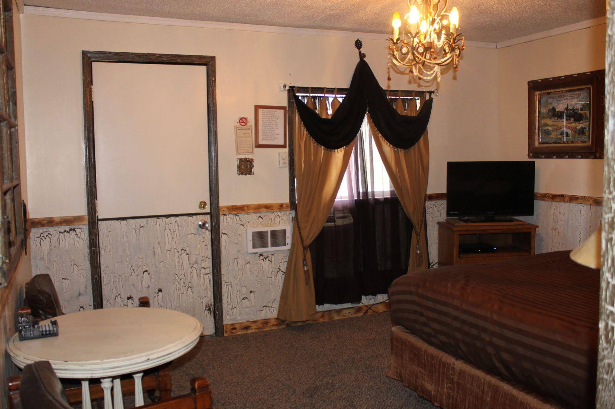 Black Bear Motel