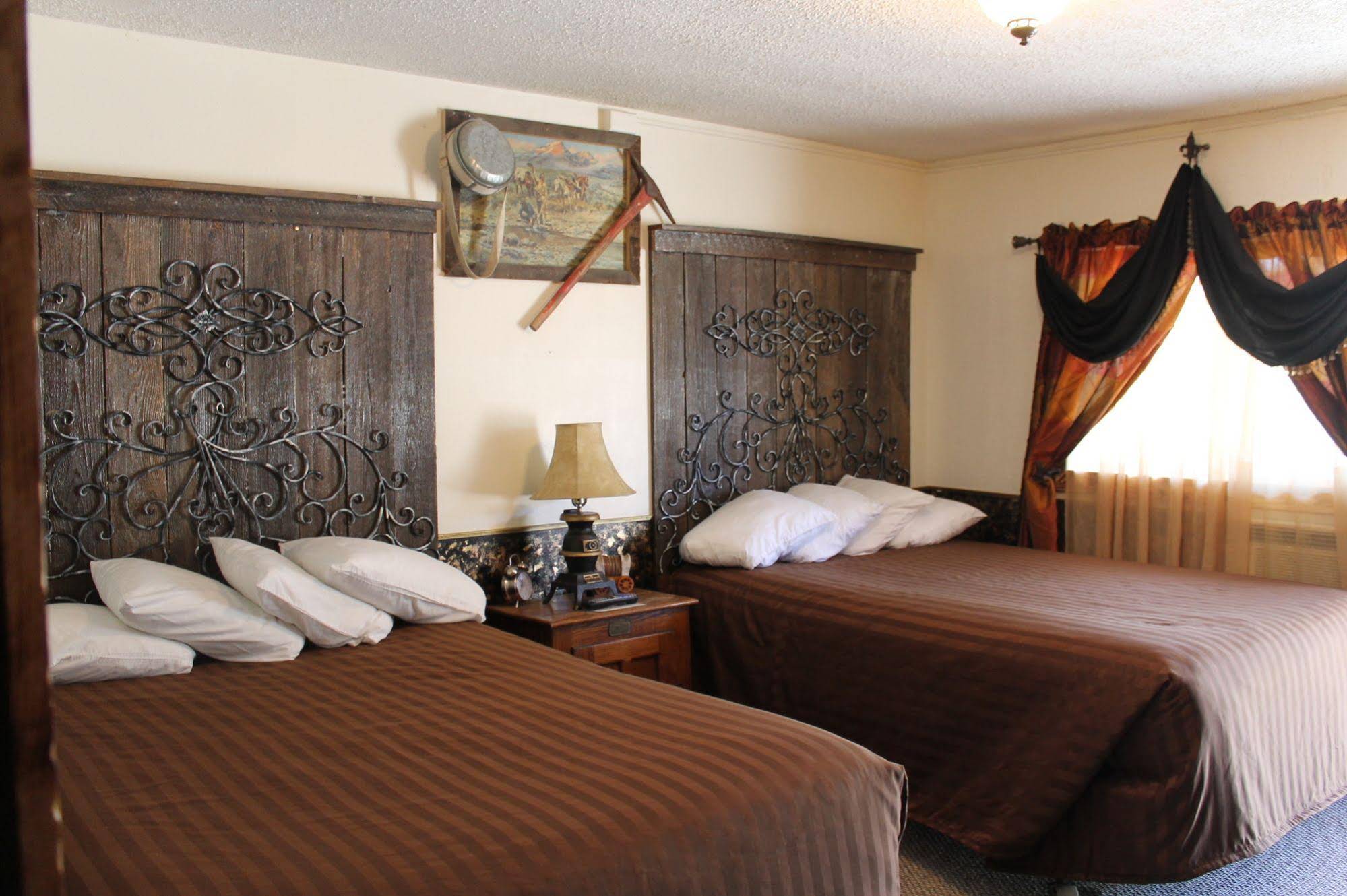 Black Bear Motel