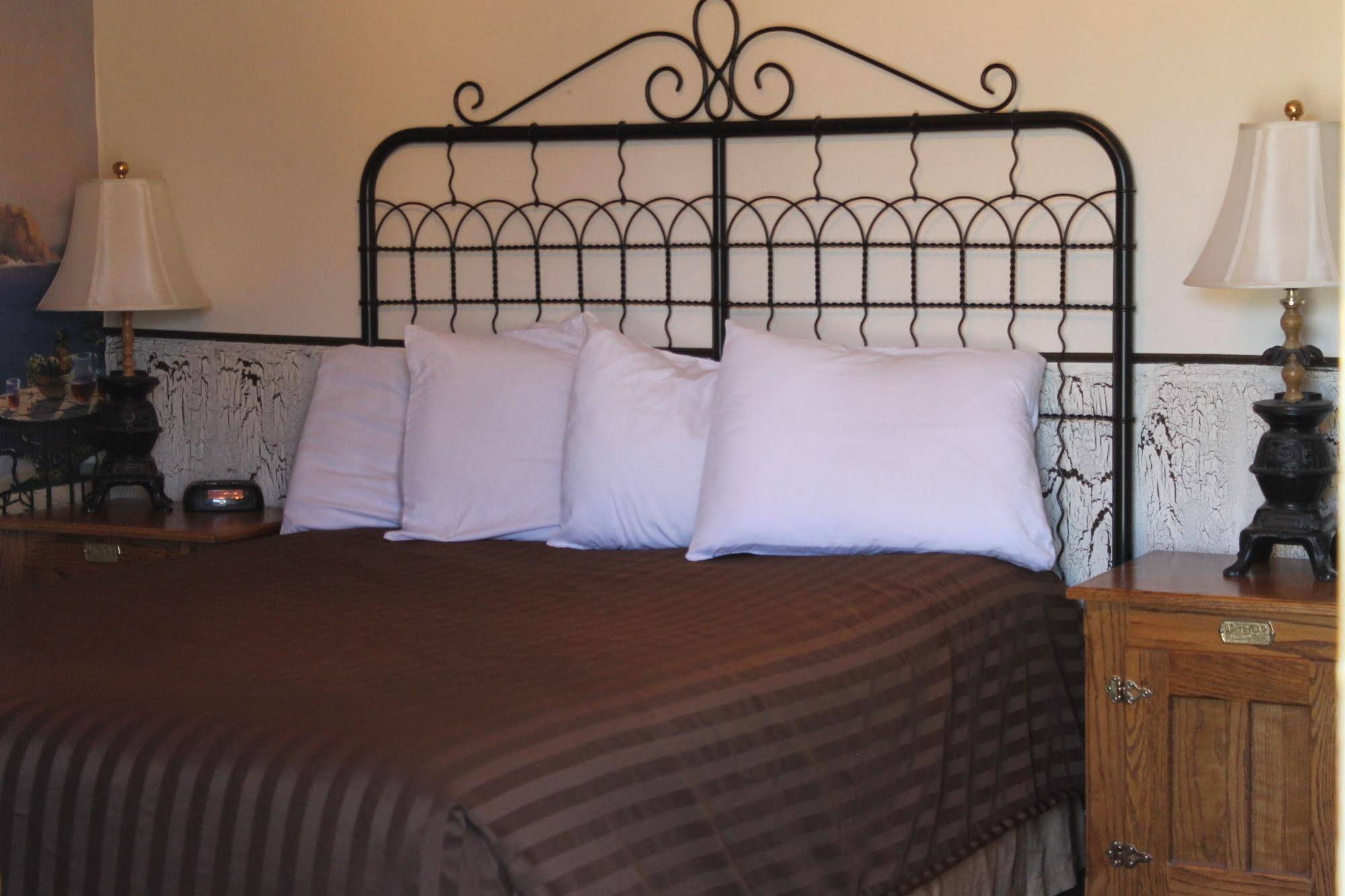 Black Bear Motel