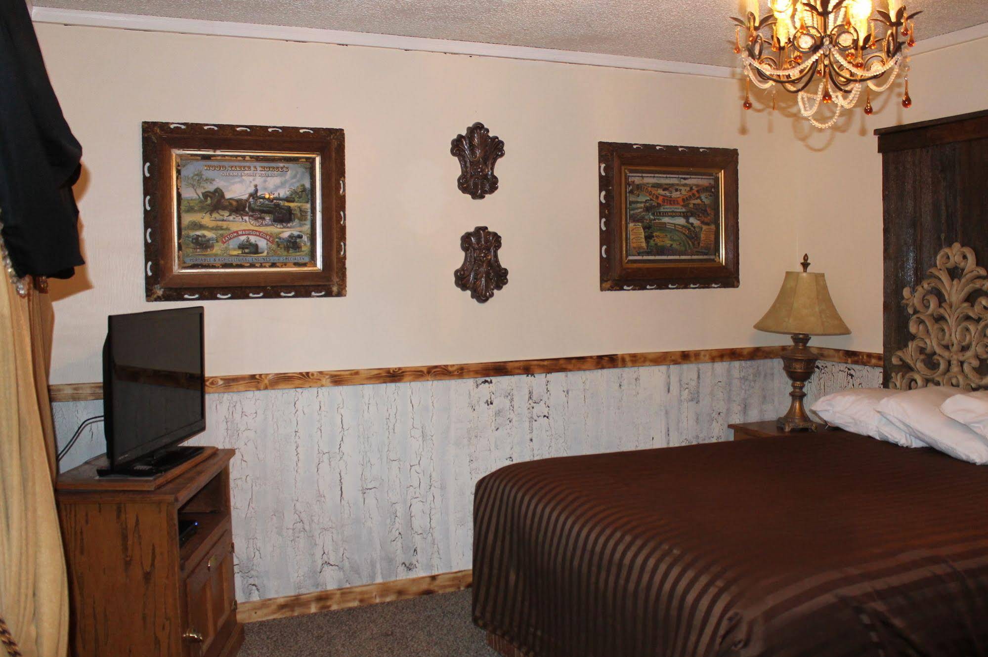Black Bear Motel
