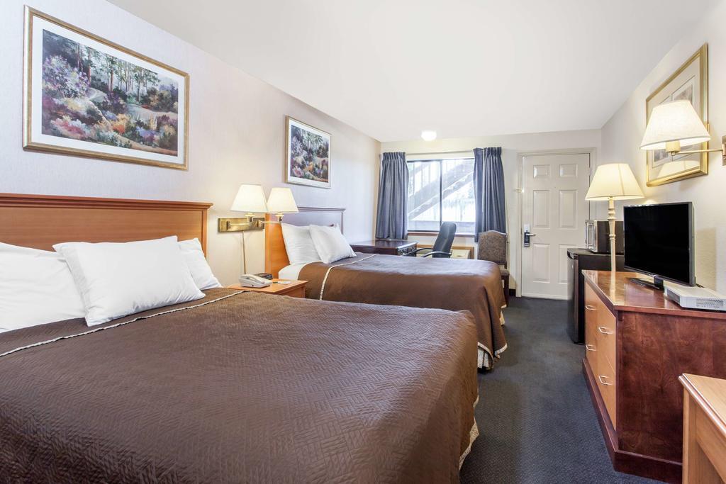 Econo Lodge Edmonds North Seattle