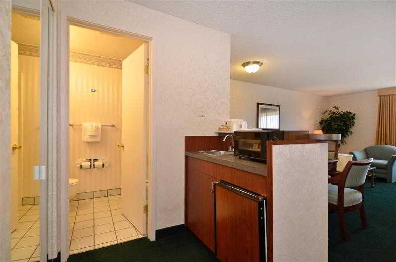 Best Western Cascadia Inn