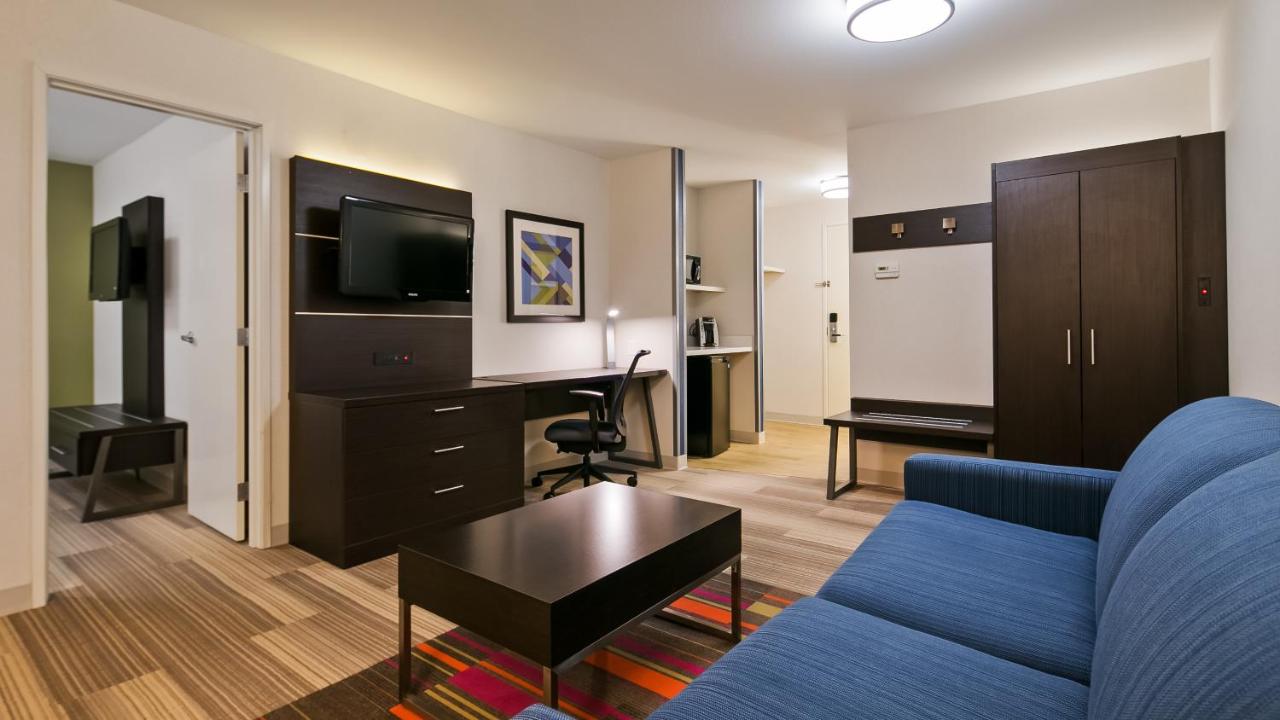 Holiday Inn Express & Suites Everett