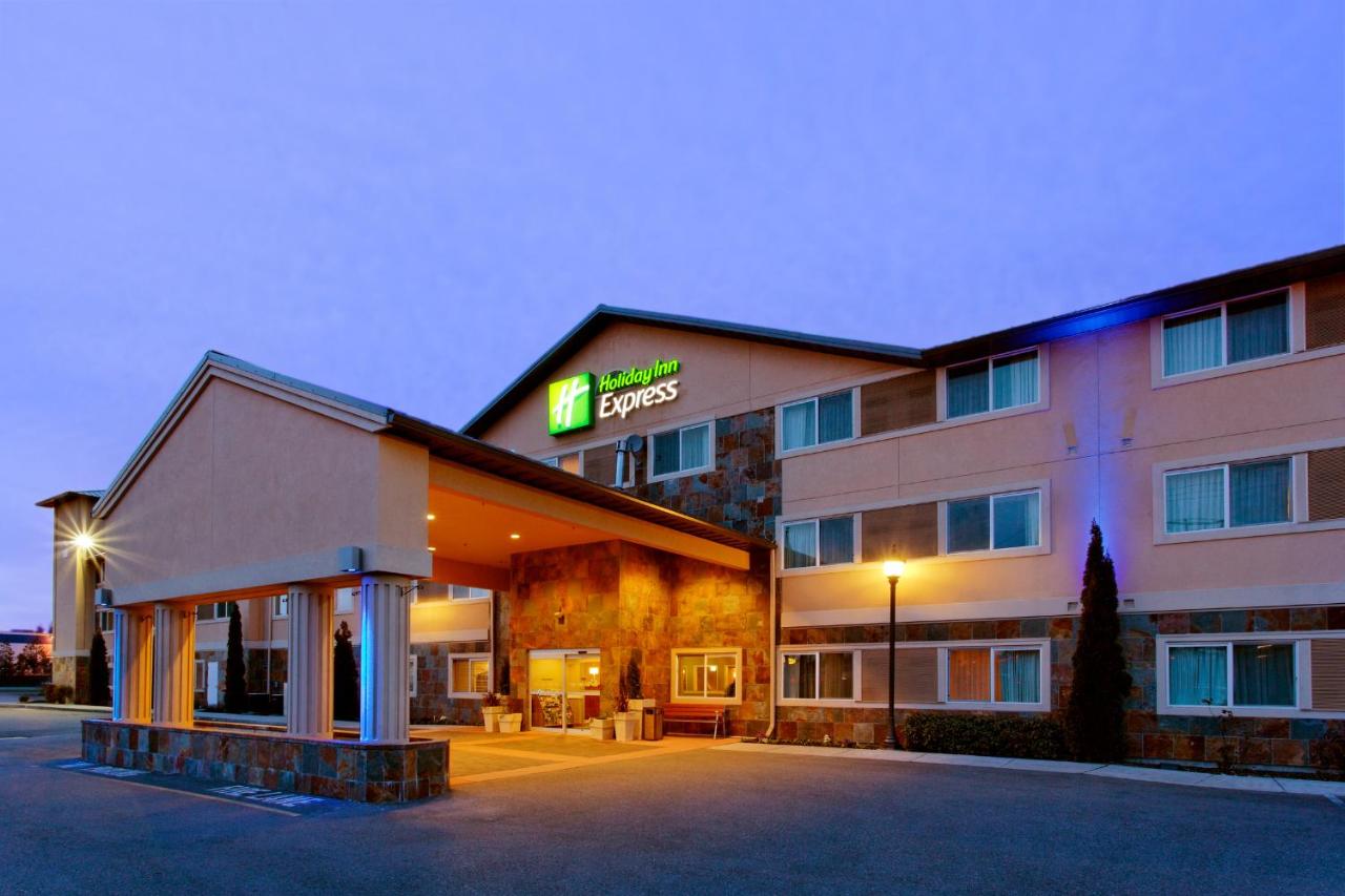 Holiday Inn Express & Suites Everett