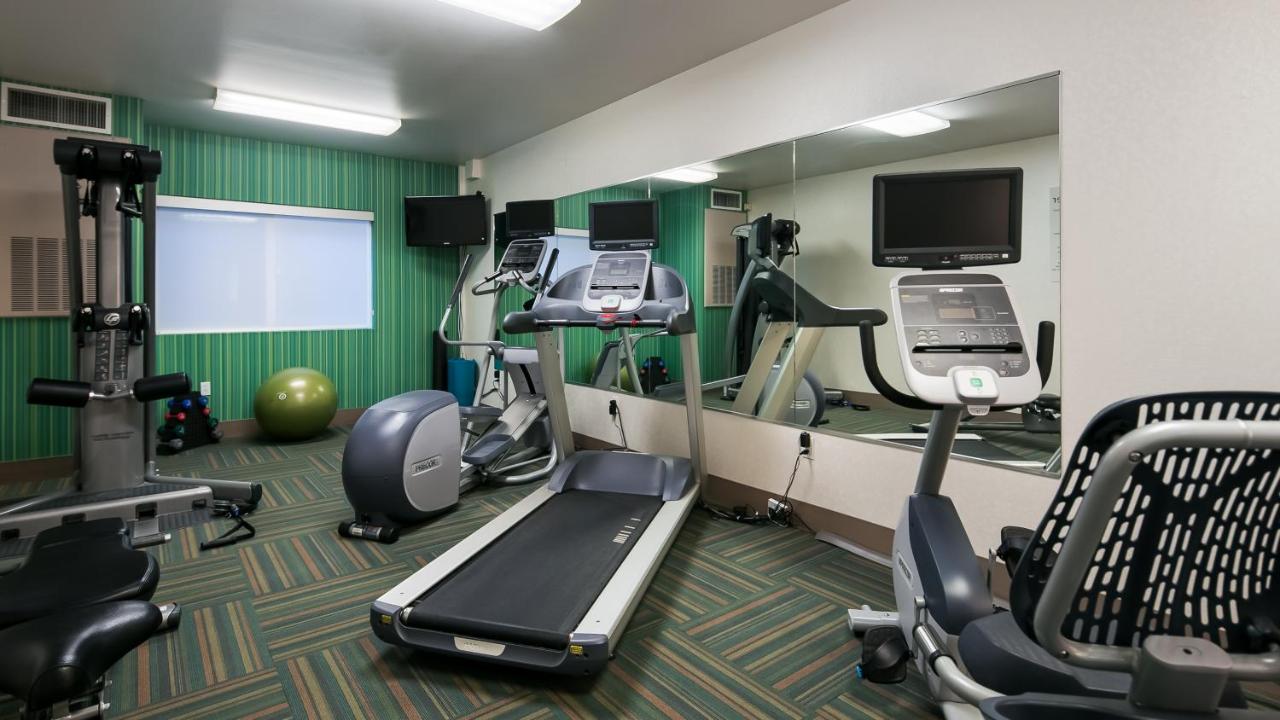 Holiday Inn Express & Suites Everett
