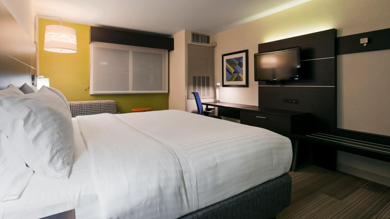 Holiday Inn Express & Suites Everett