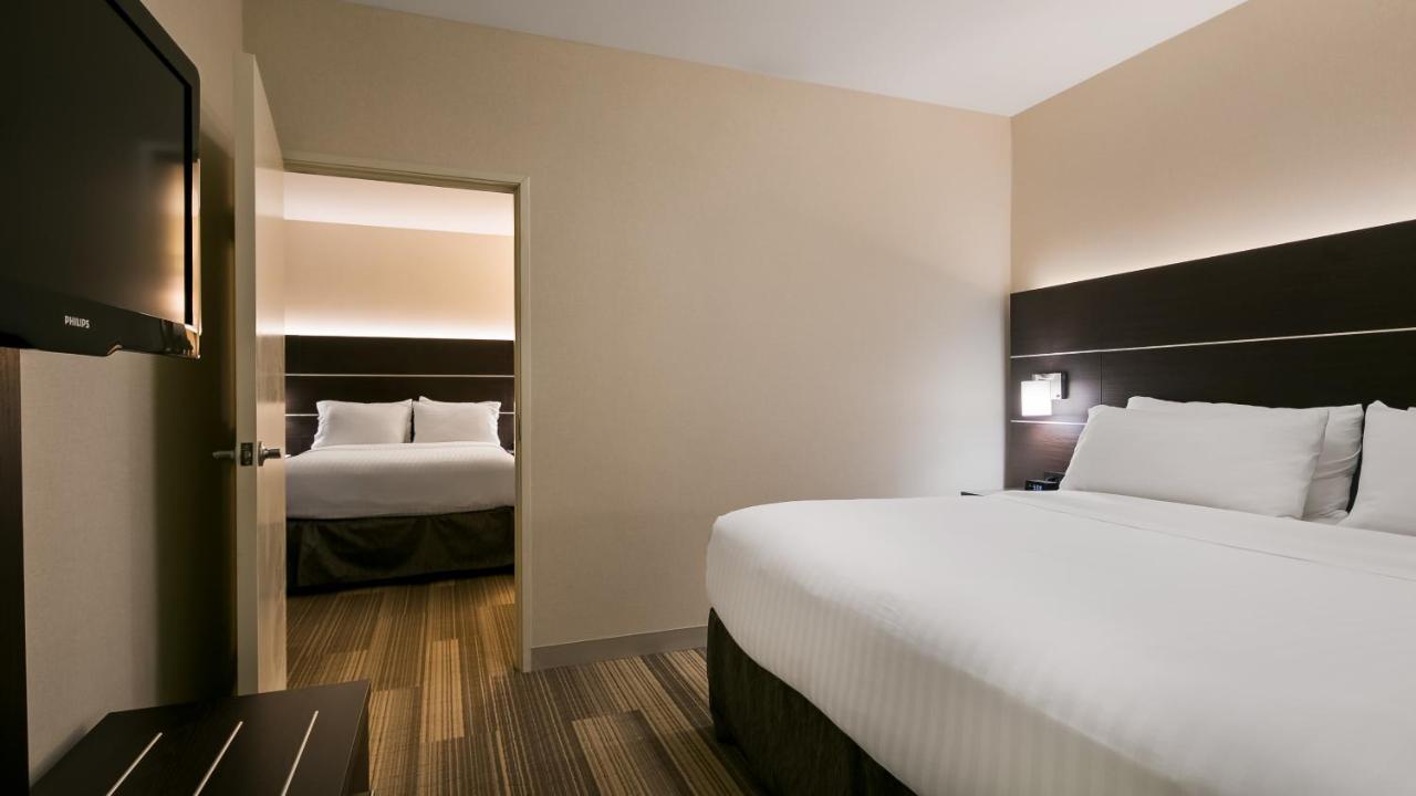 Holiday Inn Express & Suites Everett