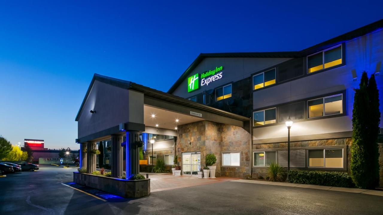 Holiday Inn Express & Suites Everett