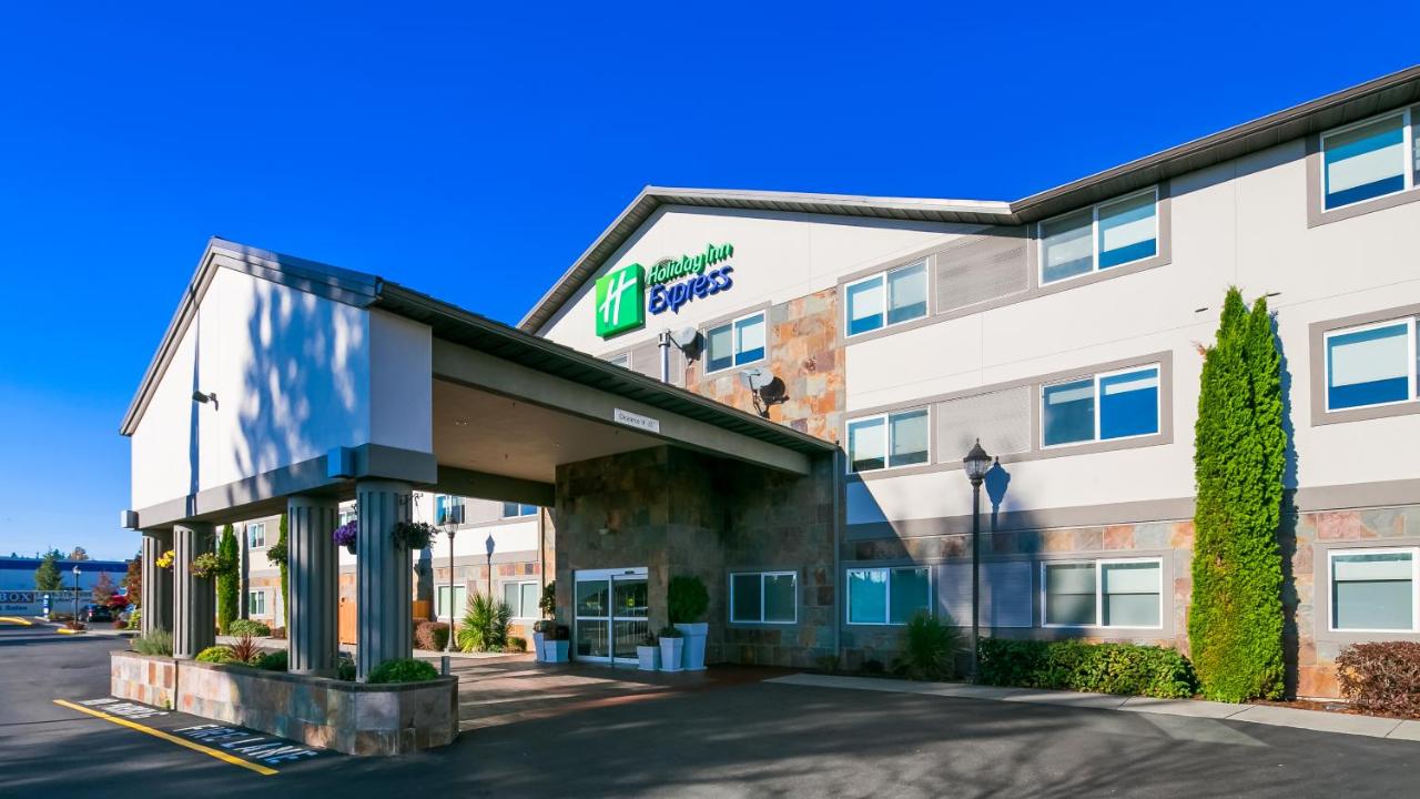 Holiday Inn Express & Suites Everett