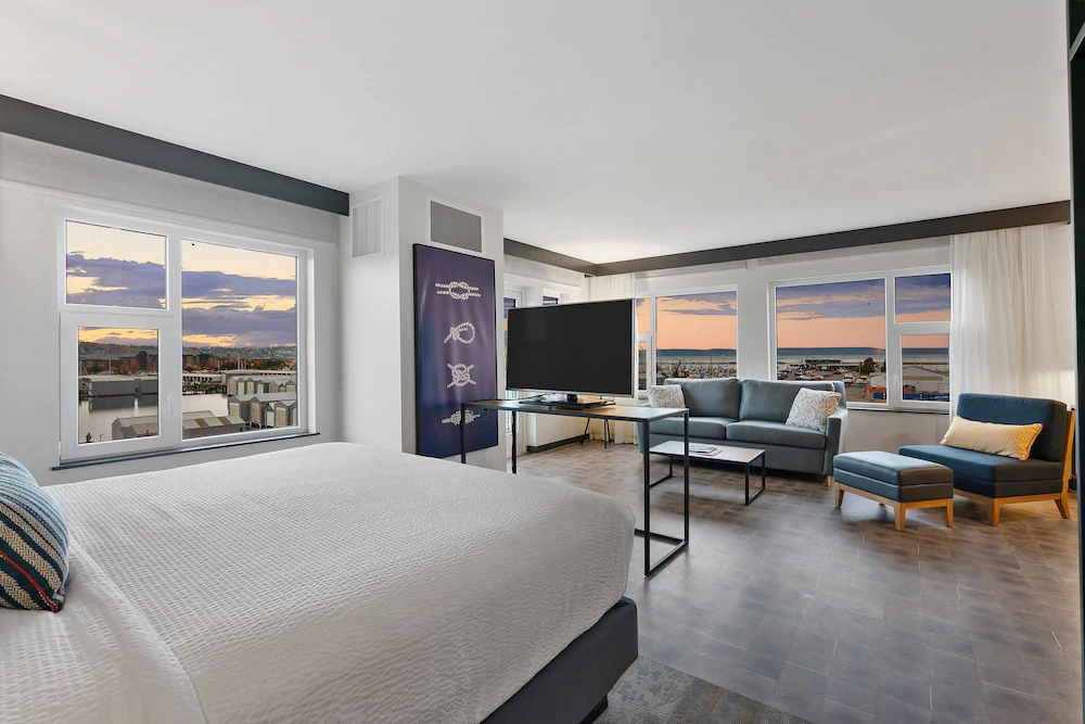 Hotel Indigo Everett Waterfront Place