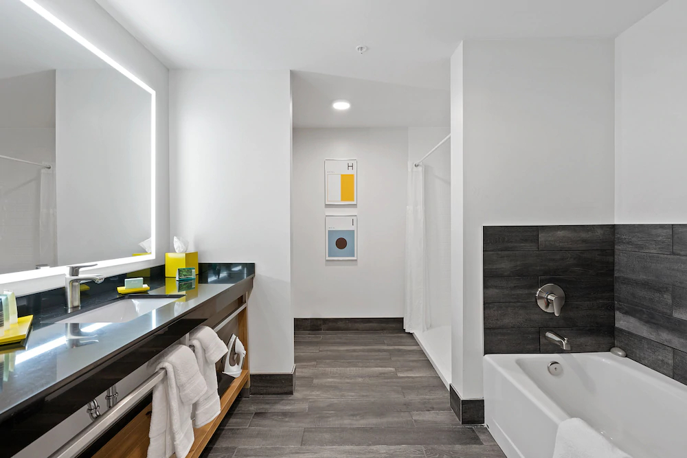 Hotel Indigo Everett Waterfront Place