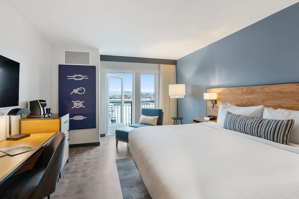 Hotel Indigo Everett Waterfront Place
