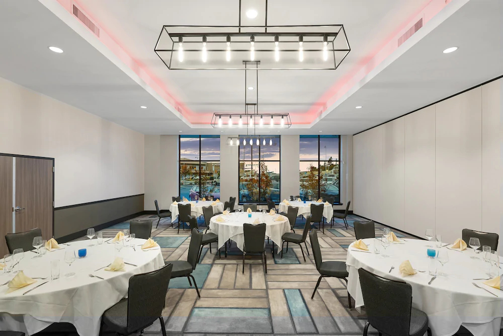 Hotel Indigo Everett Waterfront Place