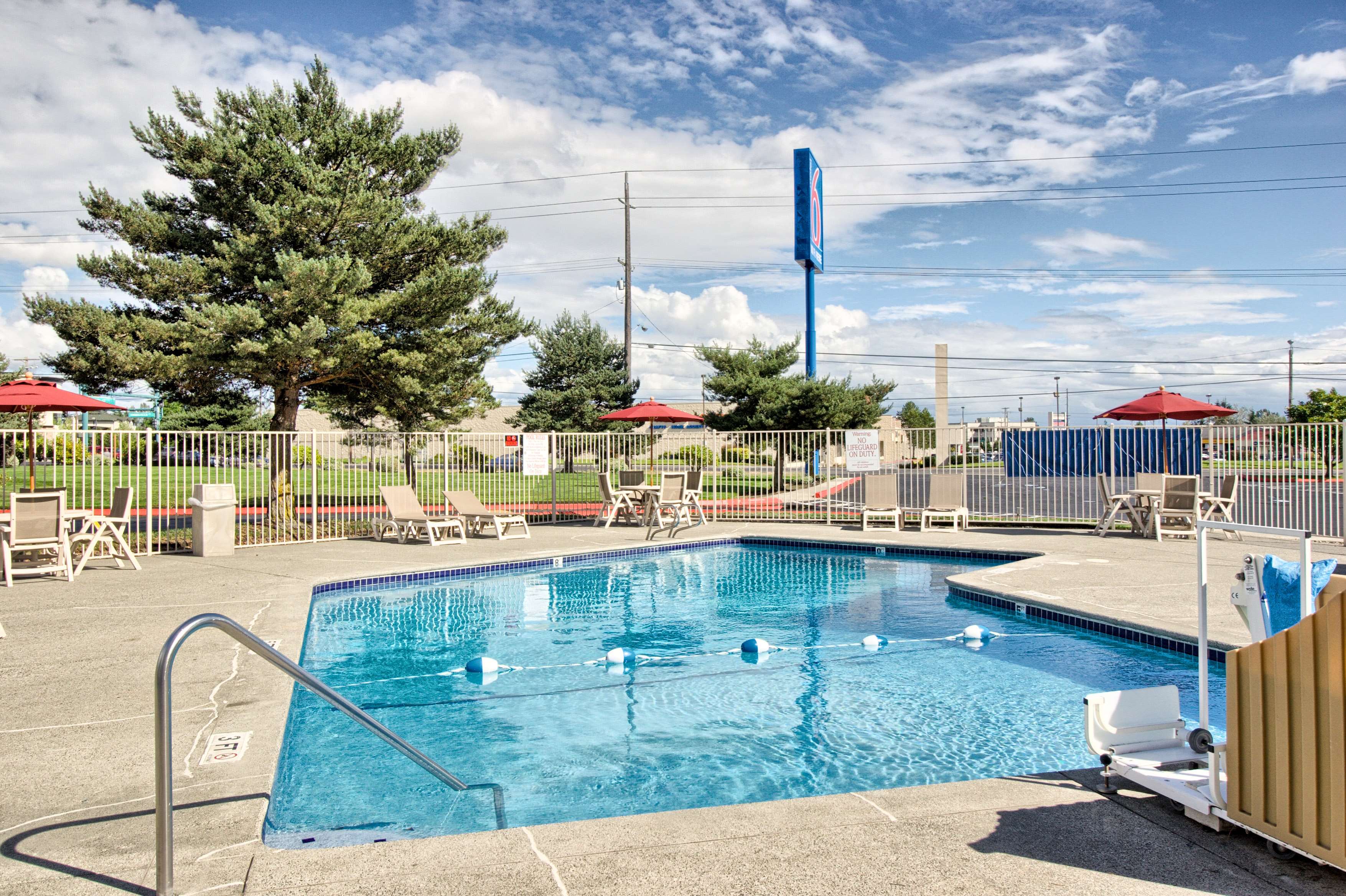 Motel 6 Everett North