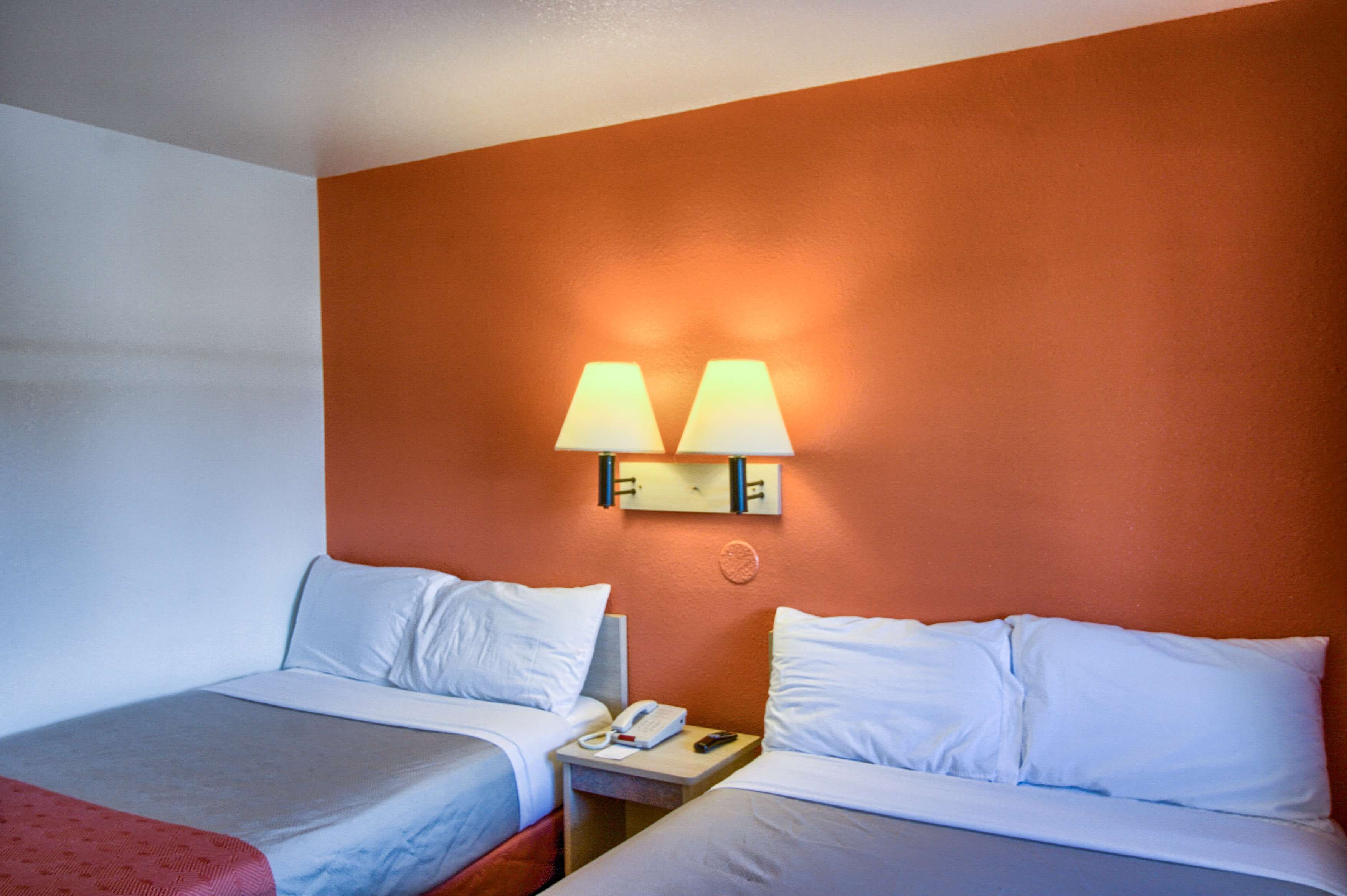 Motel 6 Everett North
