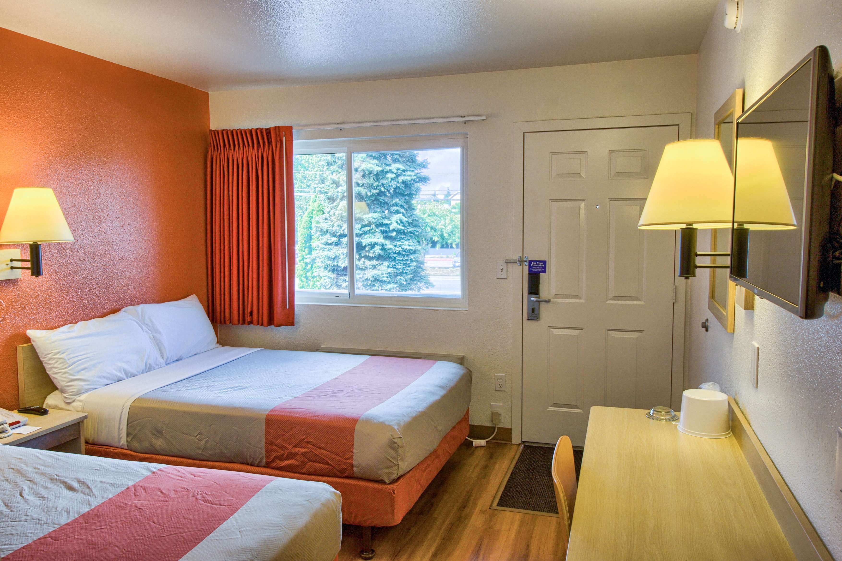 Motel 6 Everett North