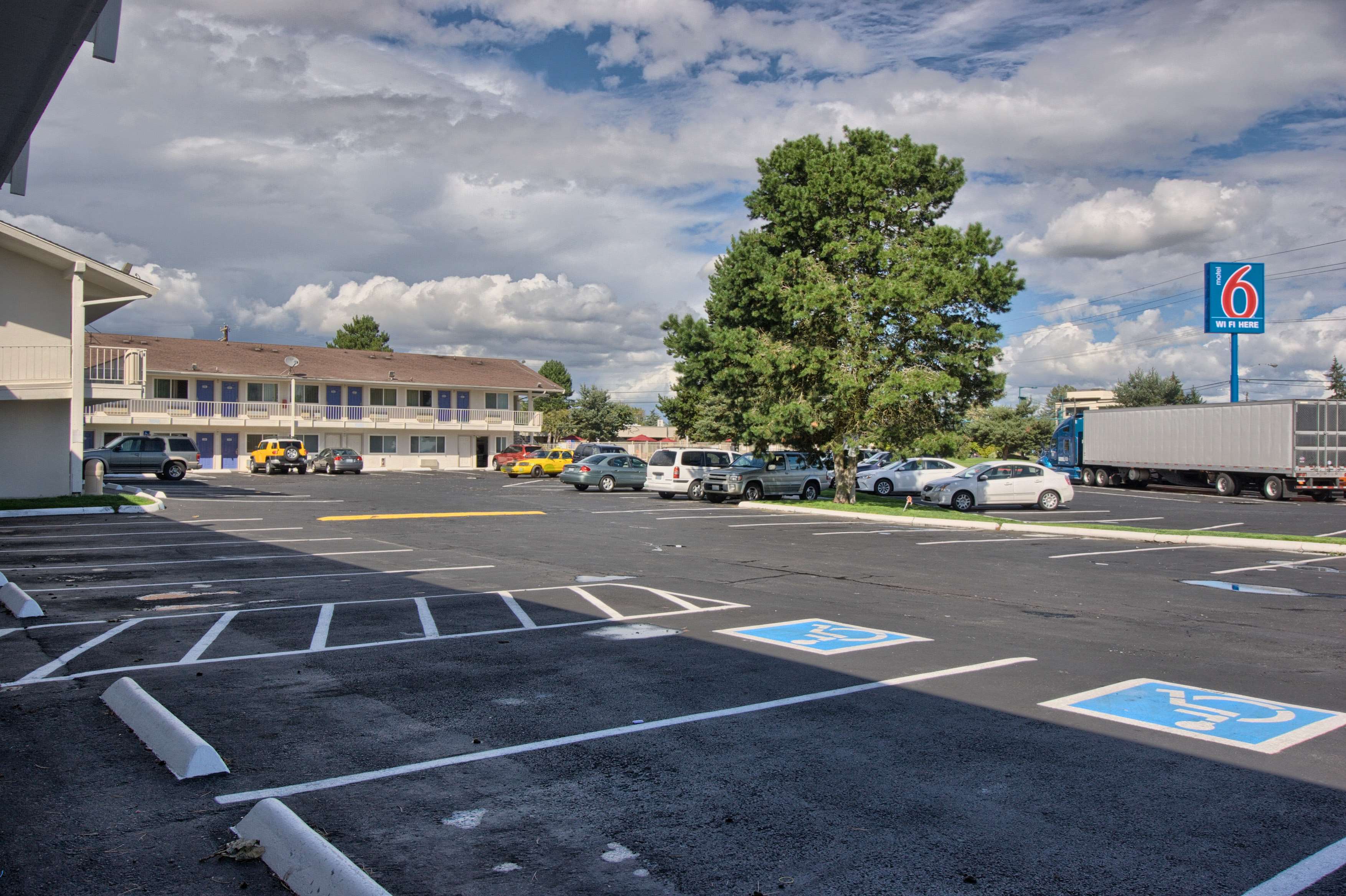 Motel 6 Everett North