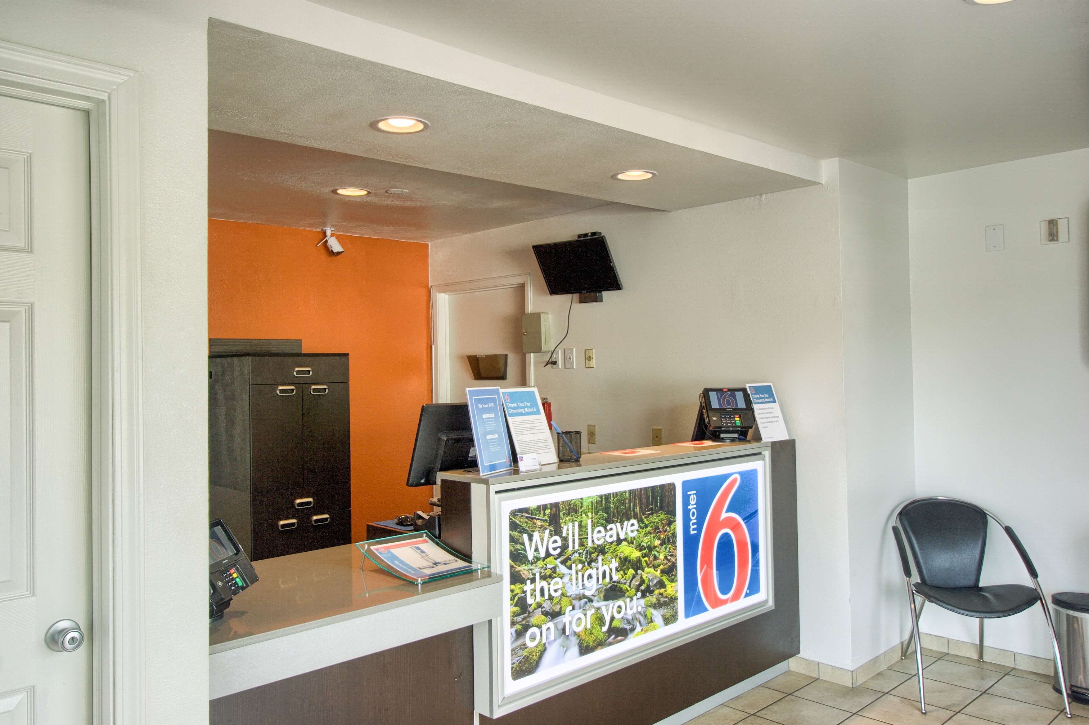 Motel 6 Everett North