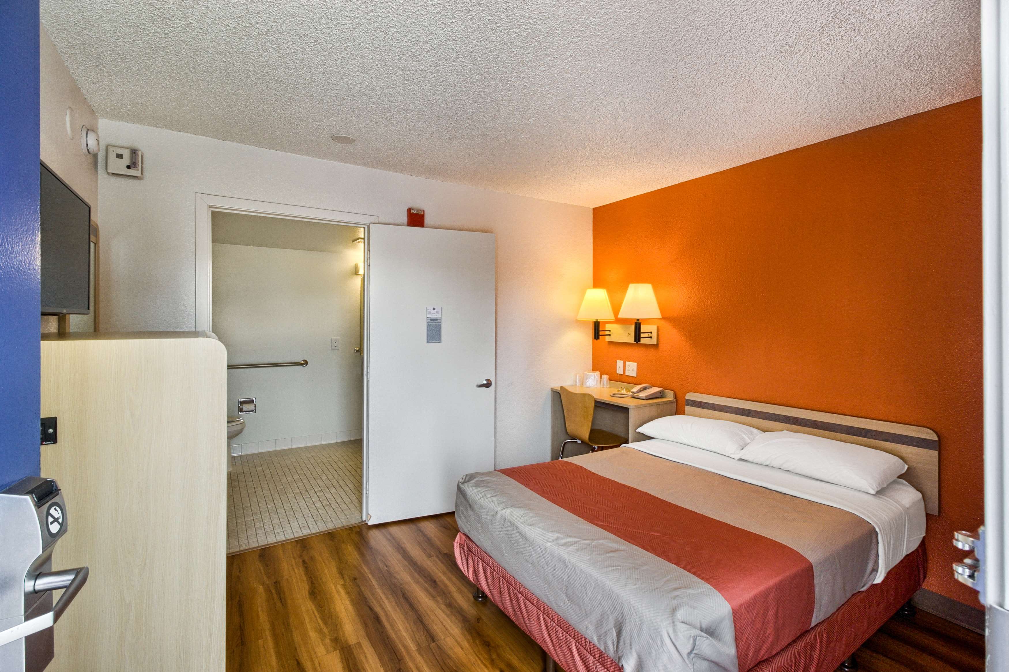 Motel 6 Everett South