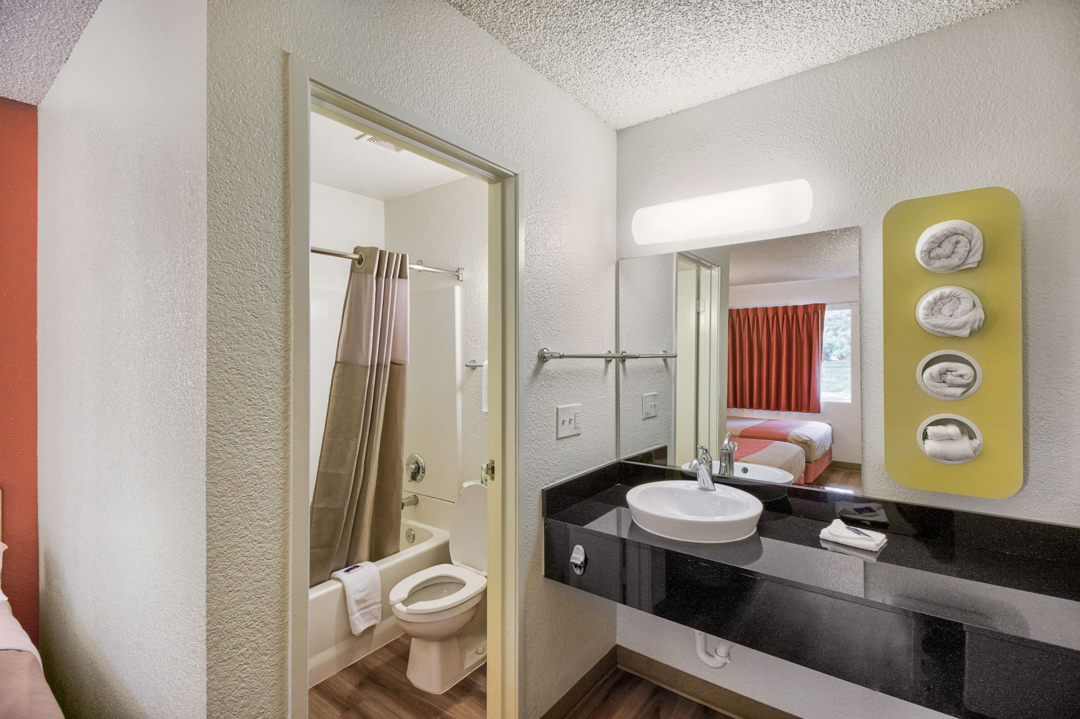 Motel 6 Everett South
