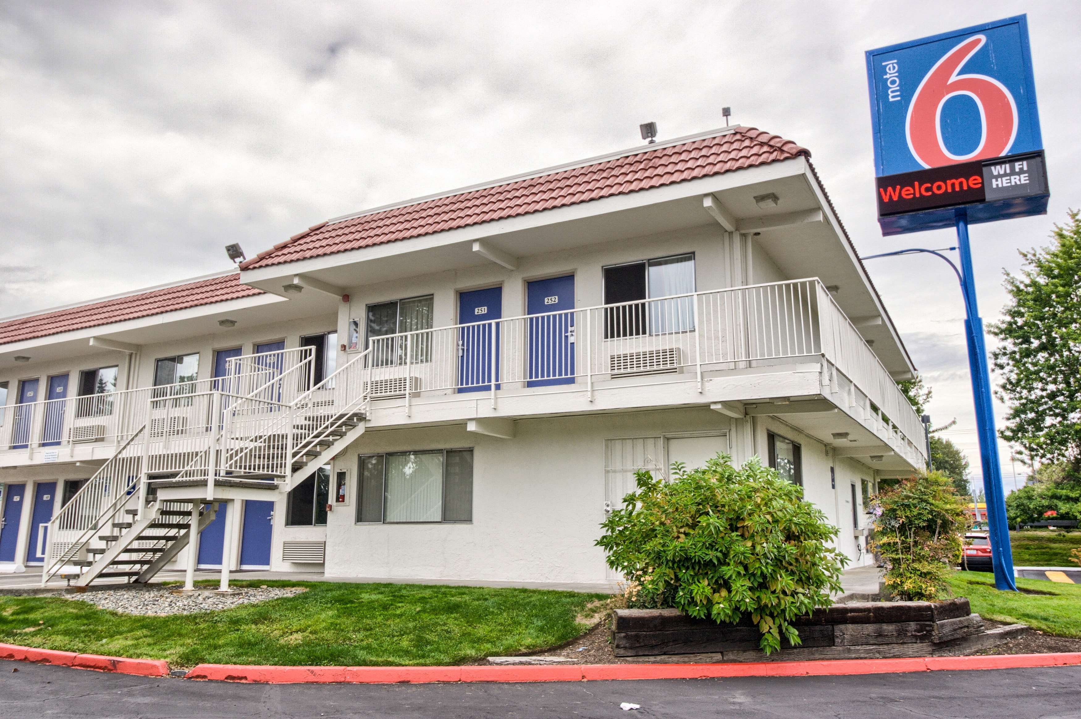 Motel 6 Everett South