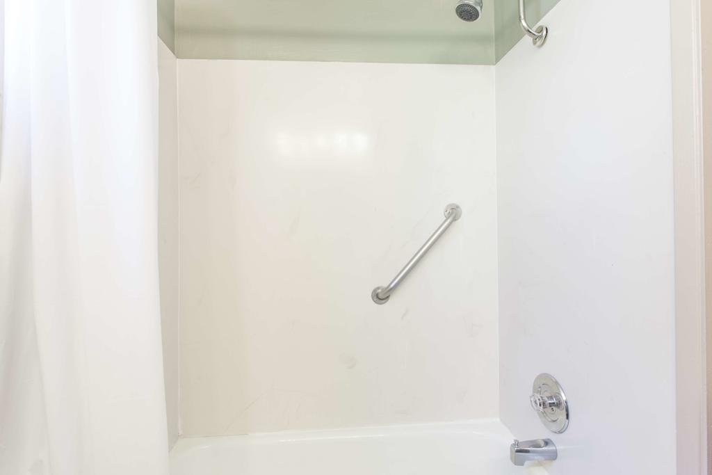 Travelodge by Wyndham Everett City Center