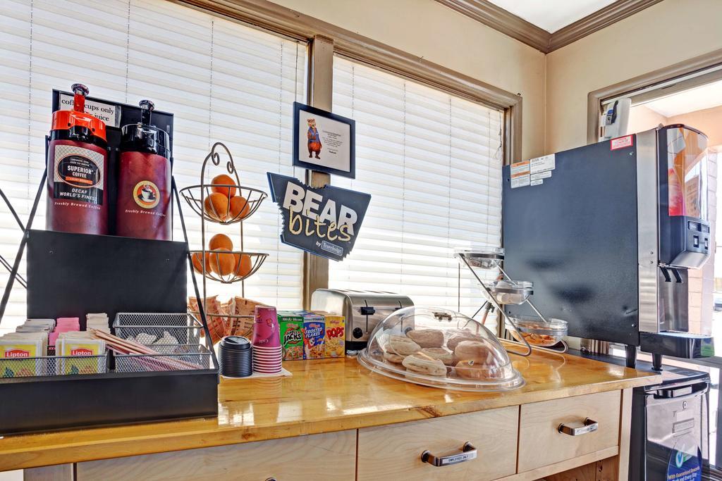 Travelodge by Wyndham Everett City Center