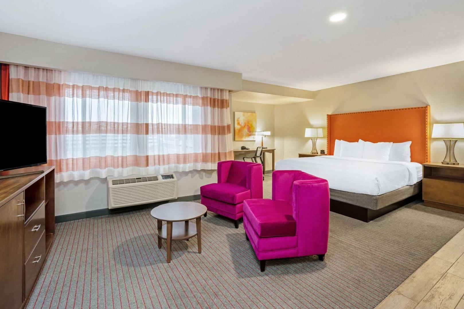 La Quinta Inn & Suites by Wyndham Seattle Federal Way