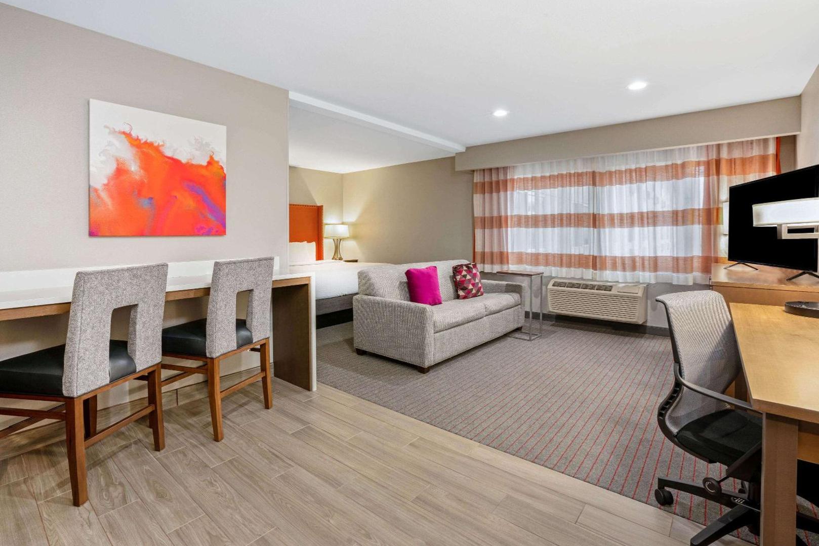La Quinta Inn & Suites by Wyndham Seattle Federal Way