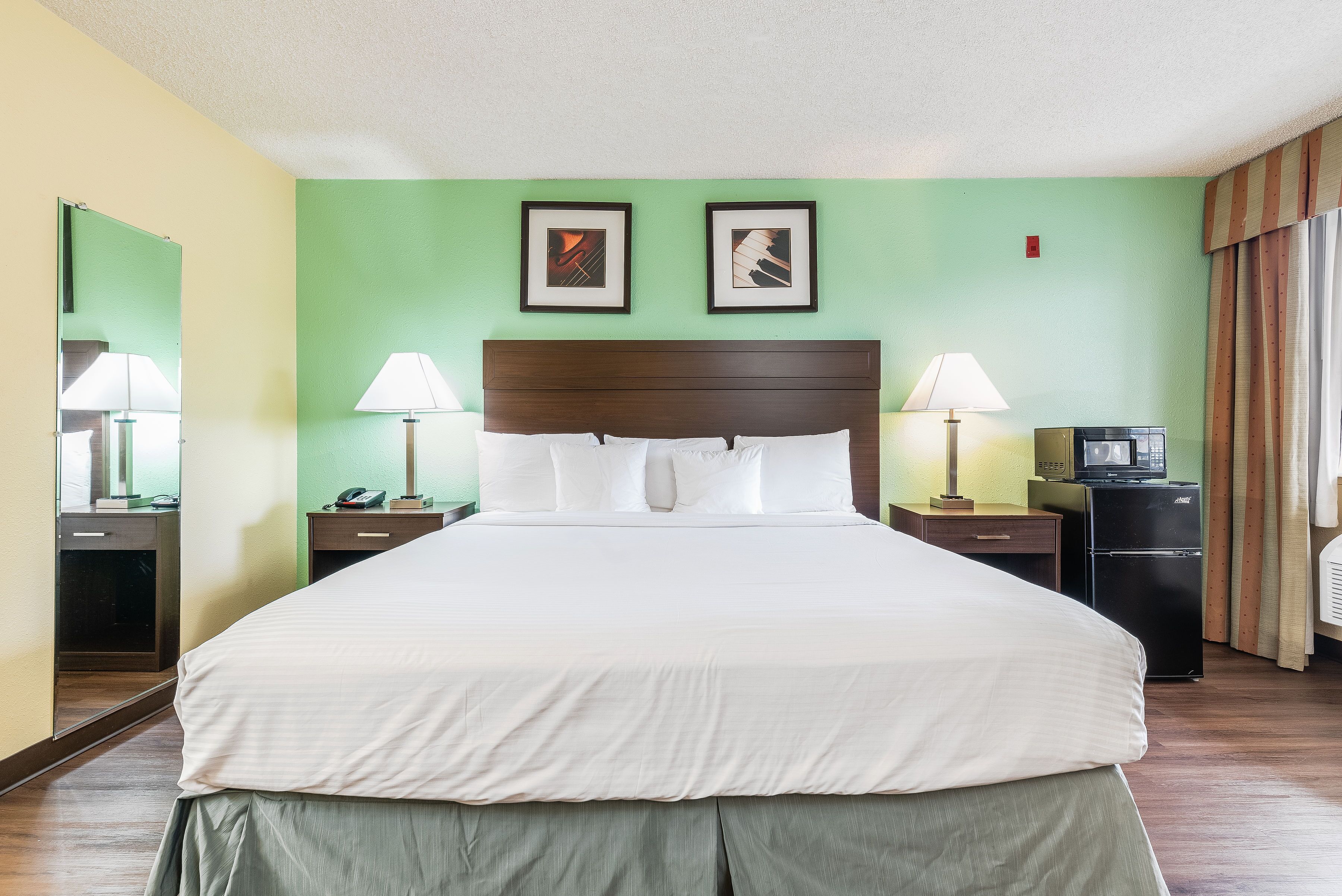 Days Inn by Wyndham Federal Way