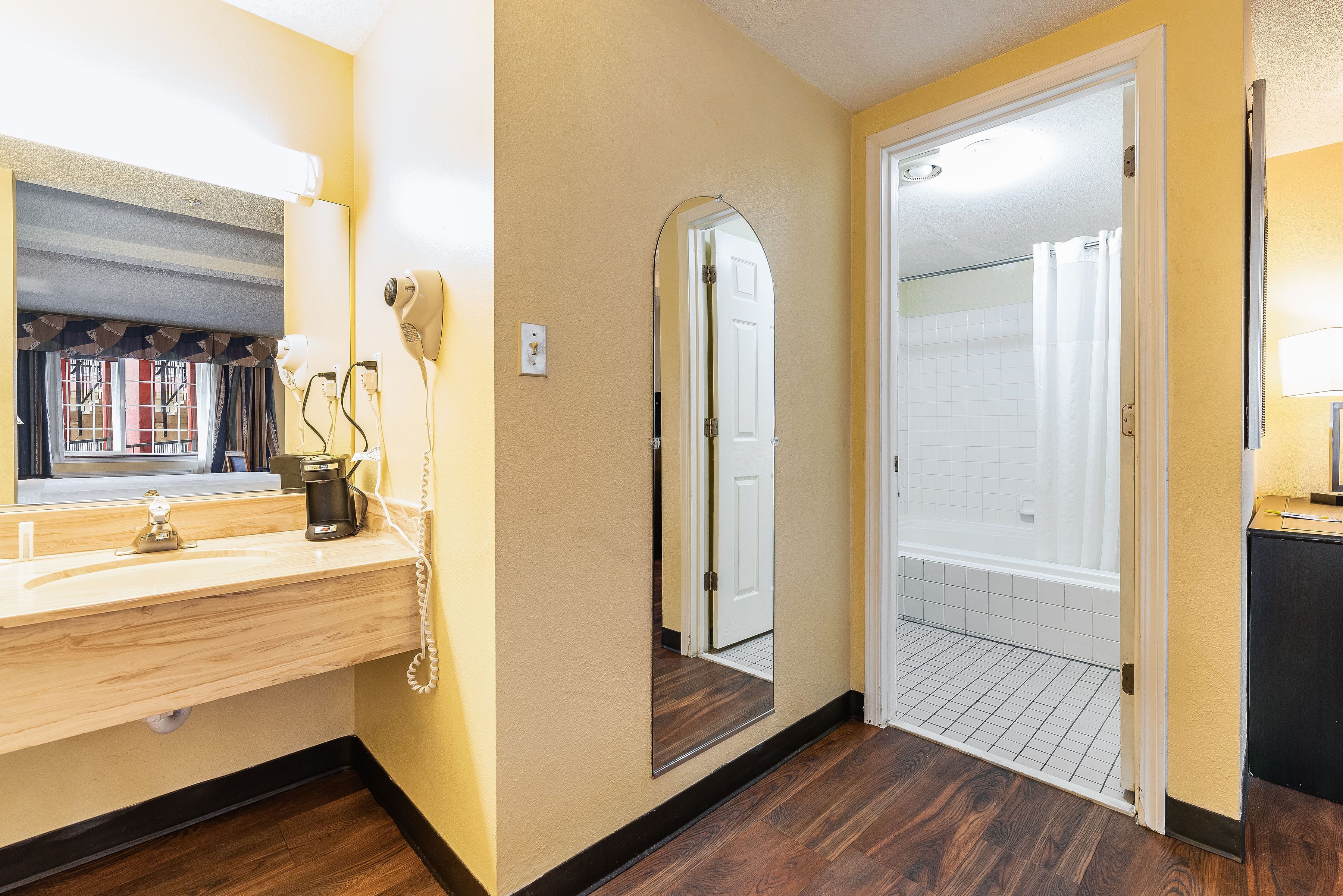 Days Inn by Wyndham Federal Way